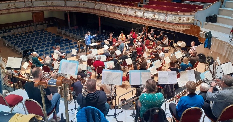 We are in the Town Hall in Huddersfield @kirkleestownhalls rehearsing for this afternoon's concert at 3pm. We can't wait to see you all. We strongly advise booking prior to arriving. 

#huddersfieldtown #musicinhuddersfield #kirkleesconcertseason #li