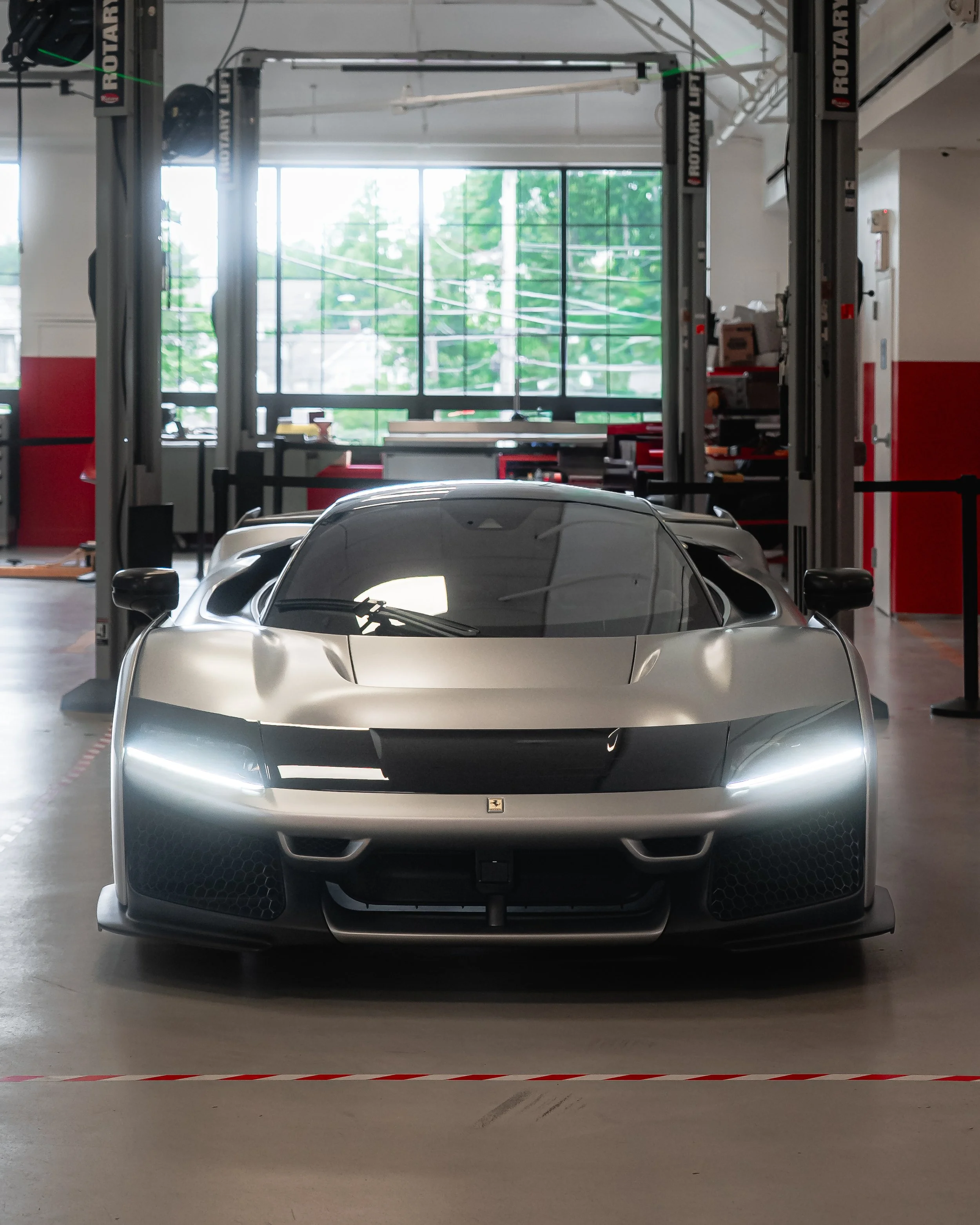 ferrari f80.jpg