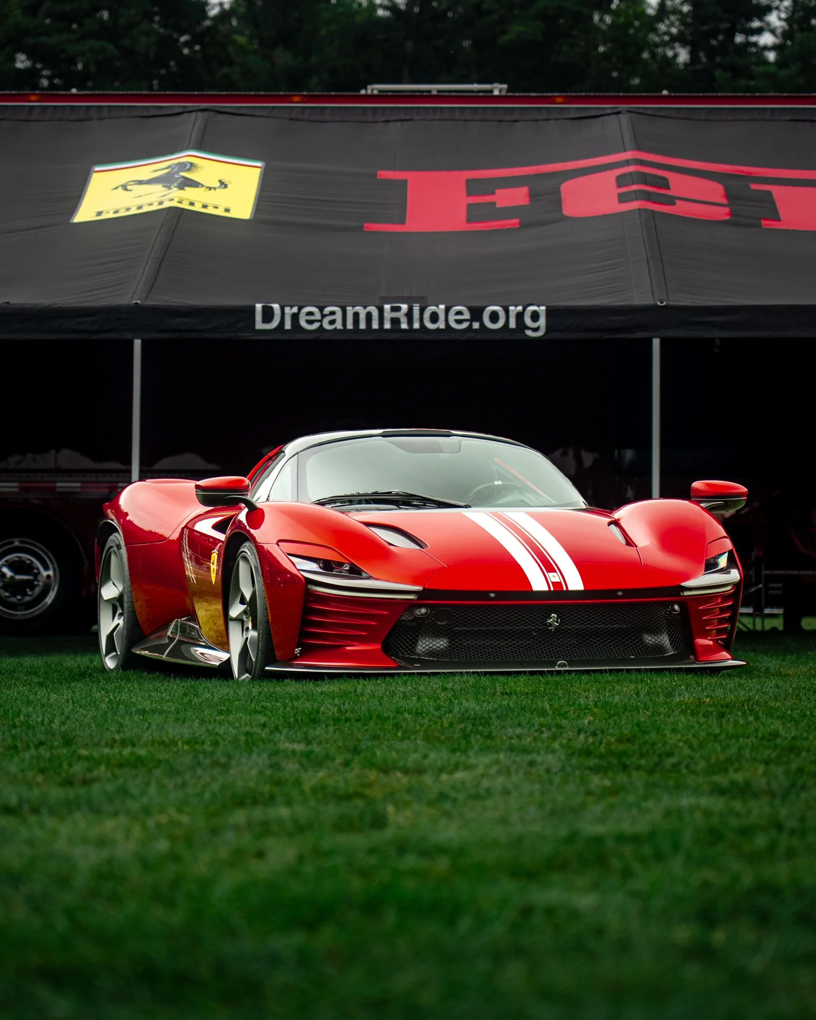 ferrari sp3 daytona.jpg