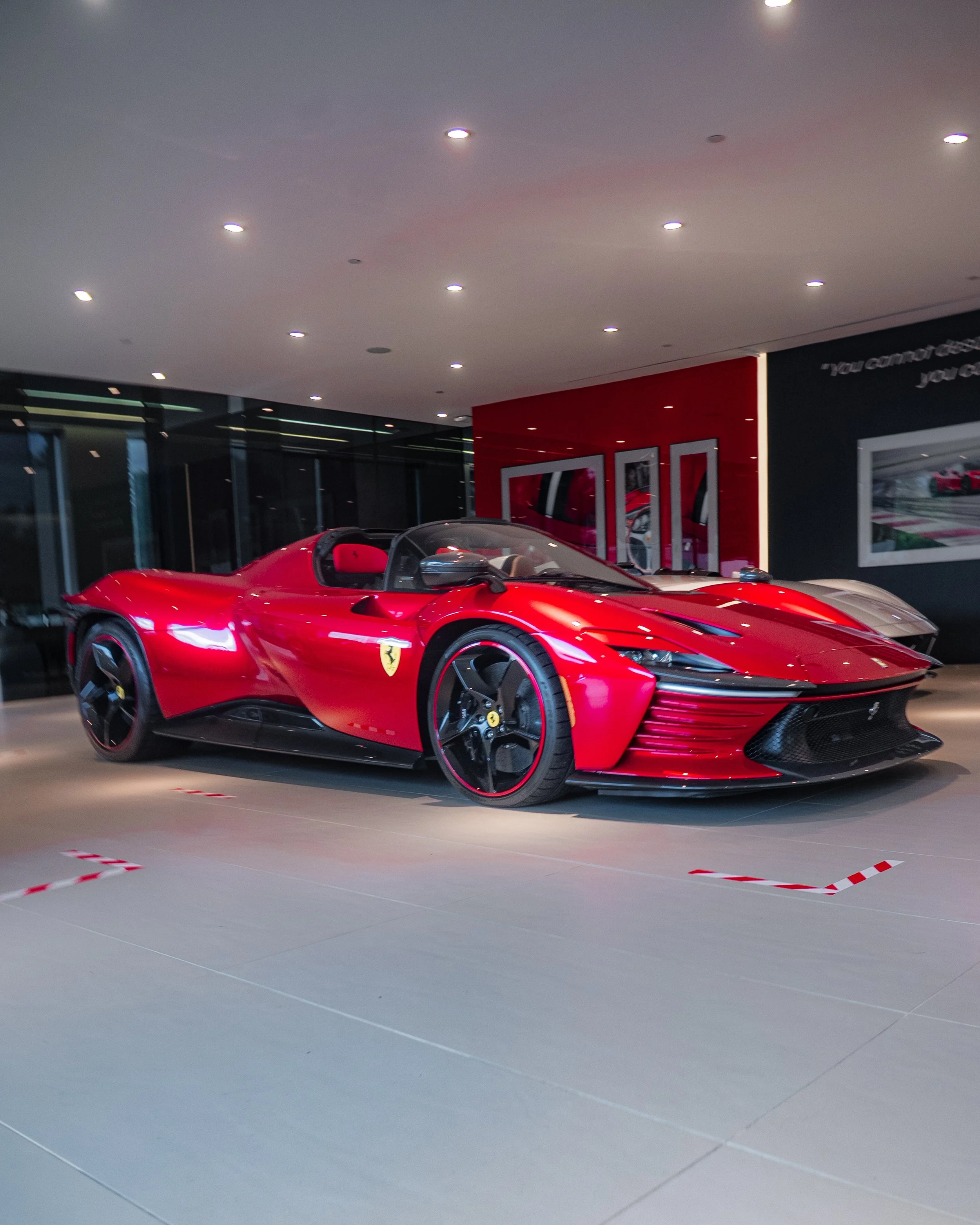 ferrari sp3 daytona.jpg
