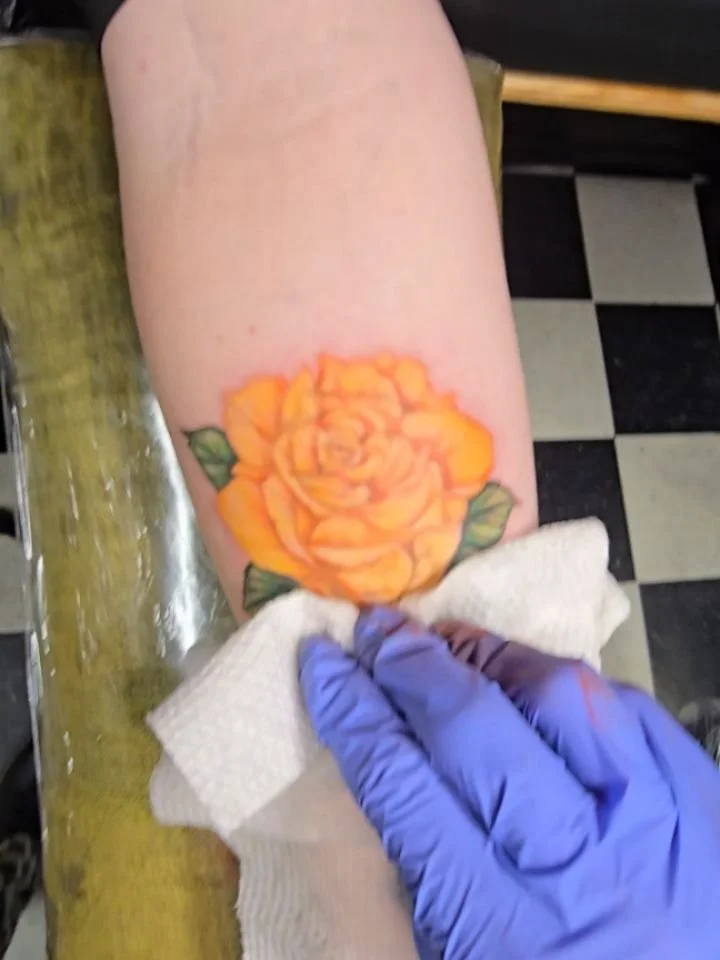 A beautiful memorial for Rose 🏵🖤🏵
.
.
#memorialtattoo #yellowrosetattoo #cokortattoo #cleveland #ohio