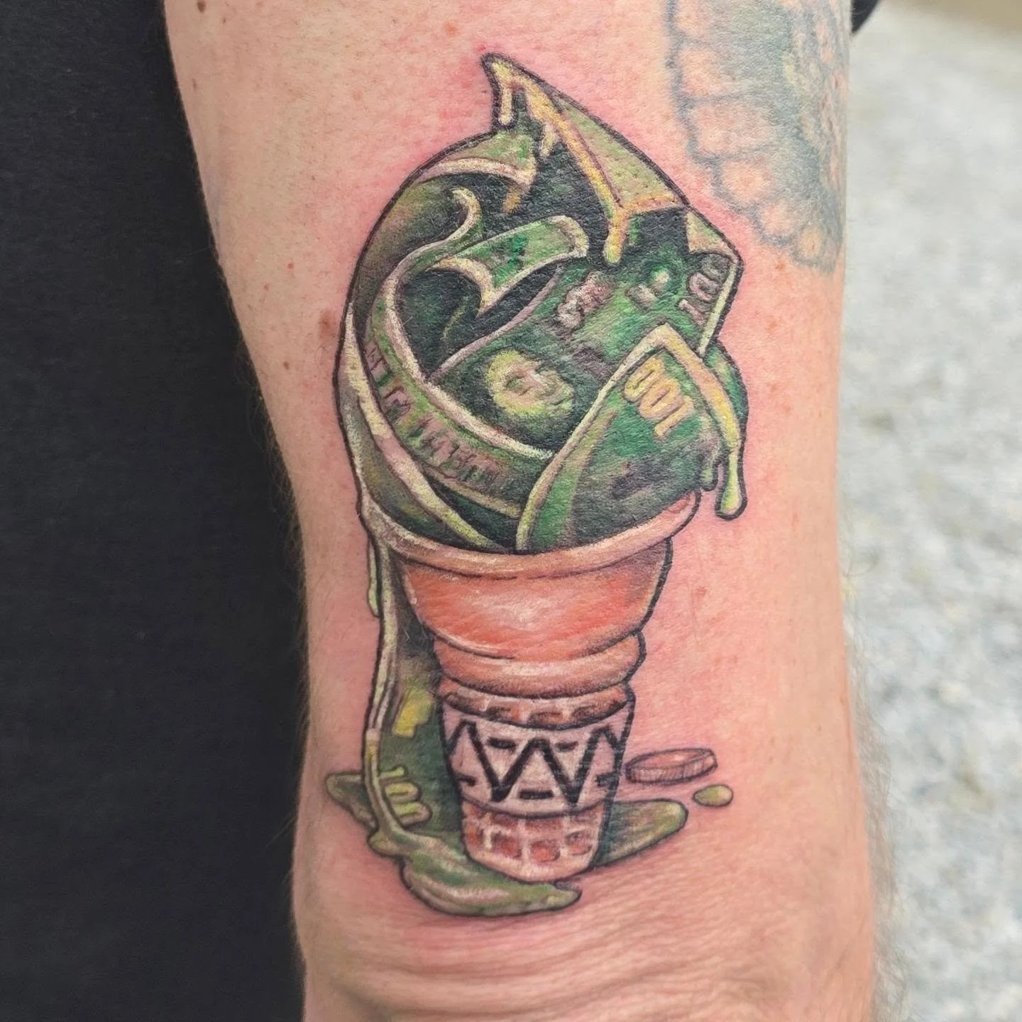 Two more, and a few to go, for this client showing the love to all their favorite people by getting individualized tattoos to represent them and their careers 🤑🍦🧓💜🕯