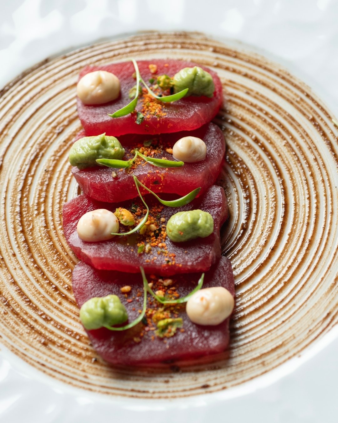 Where delicious farm-to-fork flavors meet timeless presentation 🌿

📸: @douglasmerriam