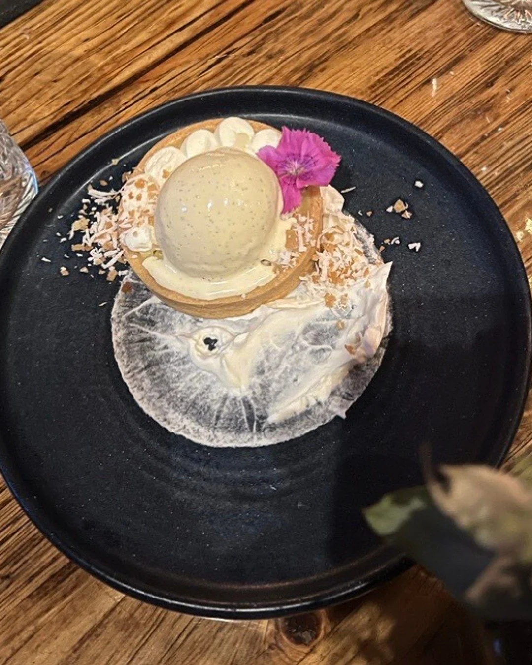 One bite = instant tropical vacation. 🌺🍍 Dive into our Pineapple Tart with pineapple curd, coconut cream, and pi&ntilde;a colada ice cream.