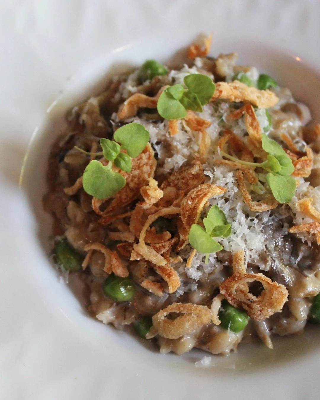 Hearty, velvety, and deeply aromatic, this dish blends the earthiness of barley with the luxurious richness of truffle butter for a truly elevated comfort bite.🌿