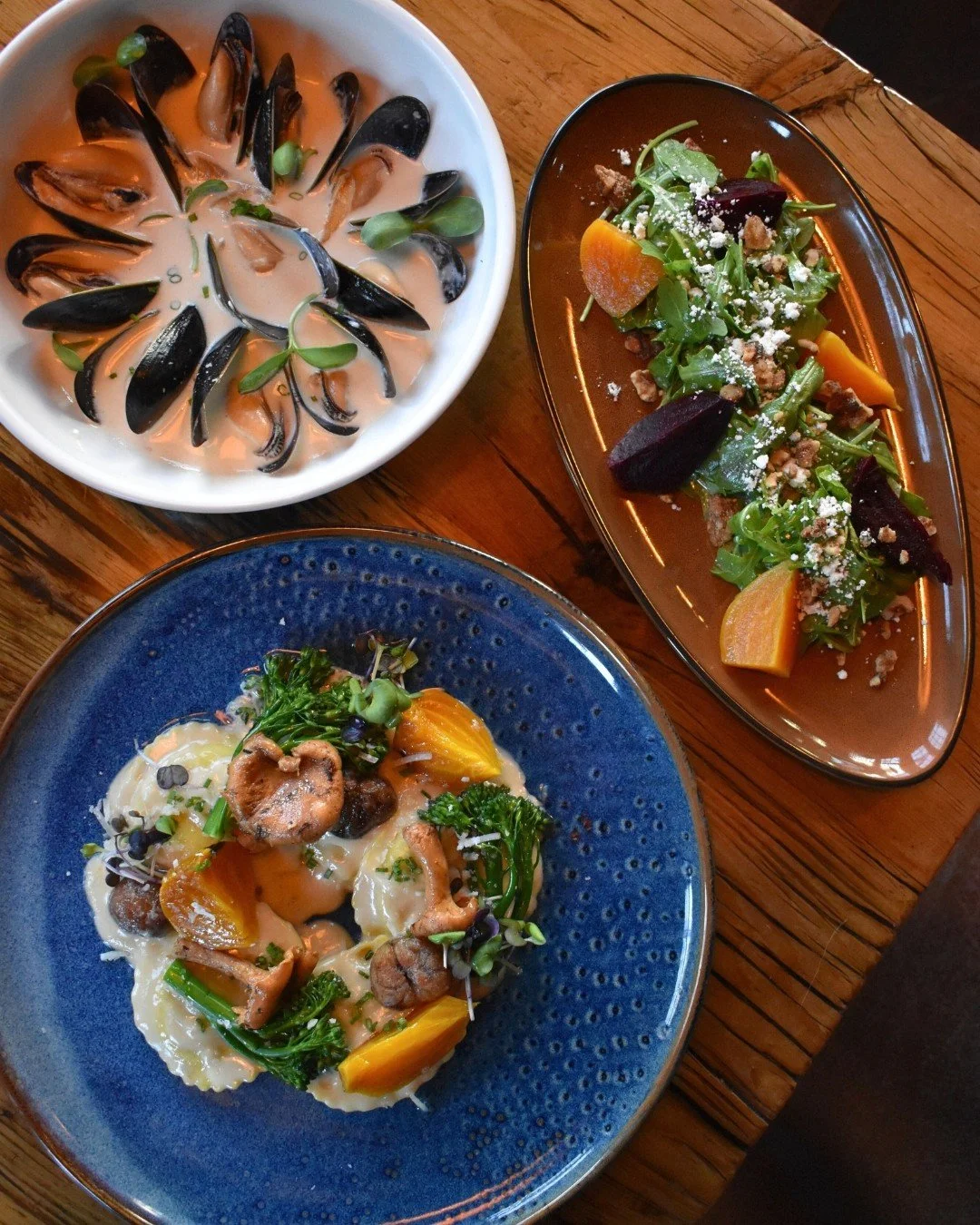 Locals' Night is returning to Earth at Hidden Pond!🌿 Beginning today until April 27th to show our gratitude for our community's continued support of our farm-to-table dining experience, we&rsquo;re offering 20% off every Monday to local residents of