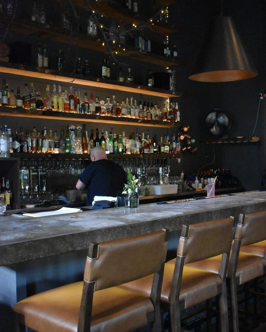 Looking for a more spontaneous night out? Pull up a seat at Earth&rsquo;s Bar and enjoy an exclusive &agrave; la carte menu, or treat yourself to the full prix fixe experience. Walk-ins welcome &mdash; no reservations required. 🍸
