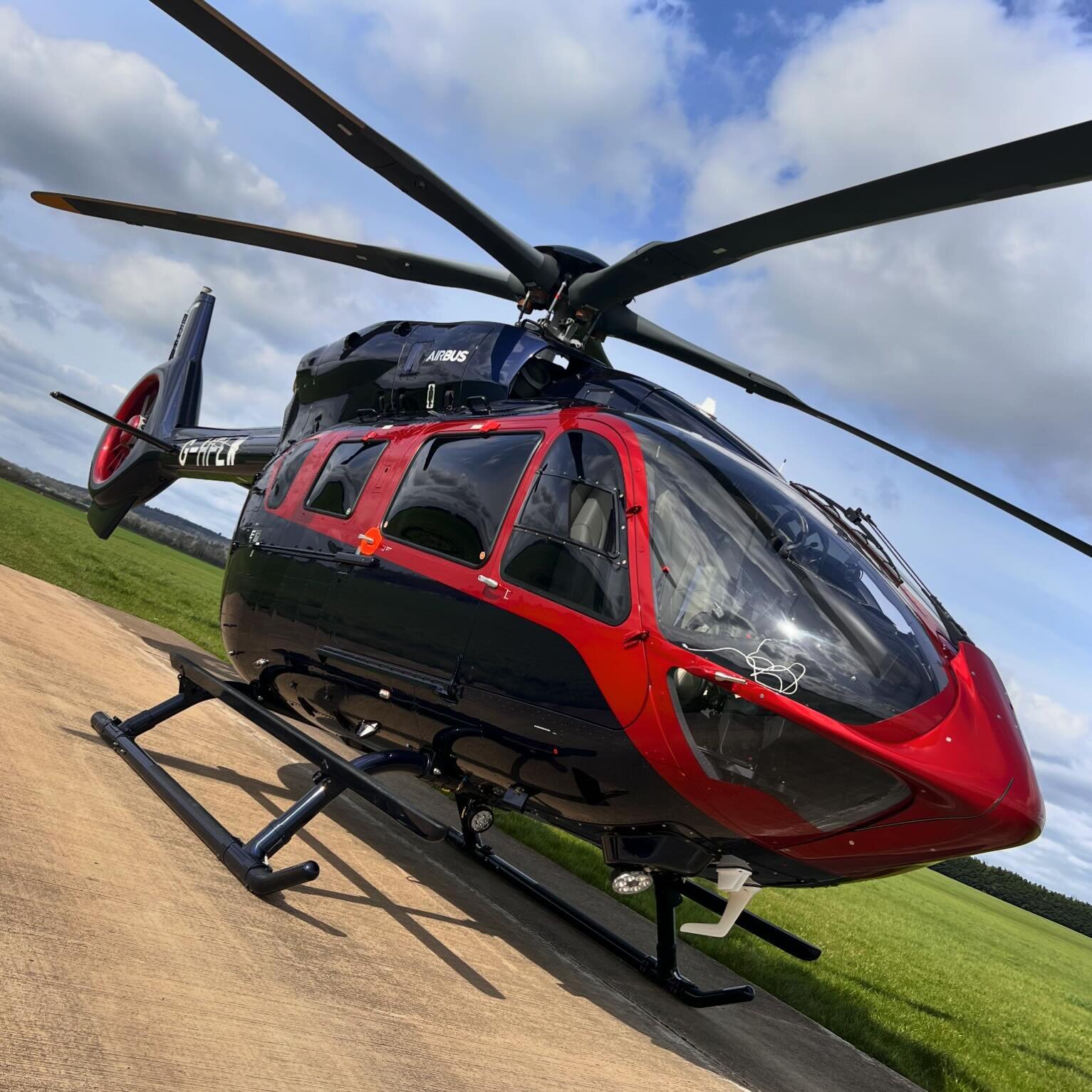 The latest H145 to join the U.K. register&hellip; 😍
- - - - - 
#h145
#h145d3
#airbush145 
#ec145
#airbushelicopters 
#helicopterpilotlife