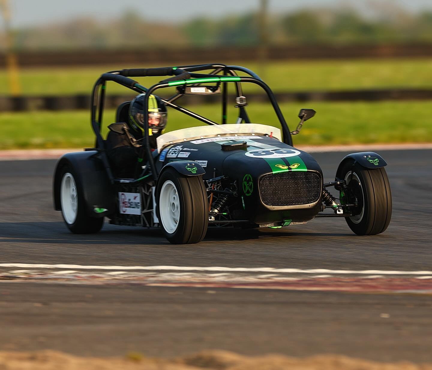Introducing&hellip; &ldquo;Matilda&rdquo; 🏎️
A year in the making - now time to race!
- - - - - 
#racing
#goracing
#locost
#locost750mc 
#locost750
#750mc 
#locostchampionship 
#xflow 
#xflow1300 
#sevenracing_ 
#caterham
#helicopterpilotlife
#helis