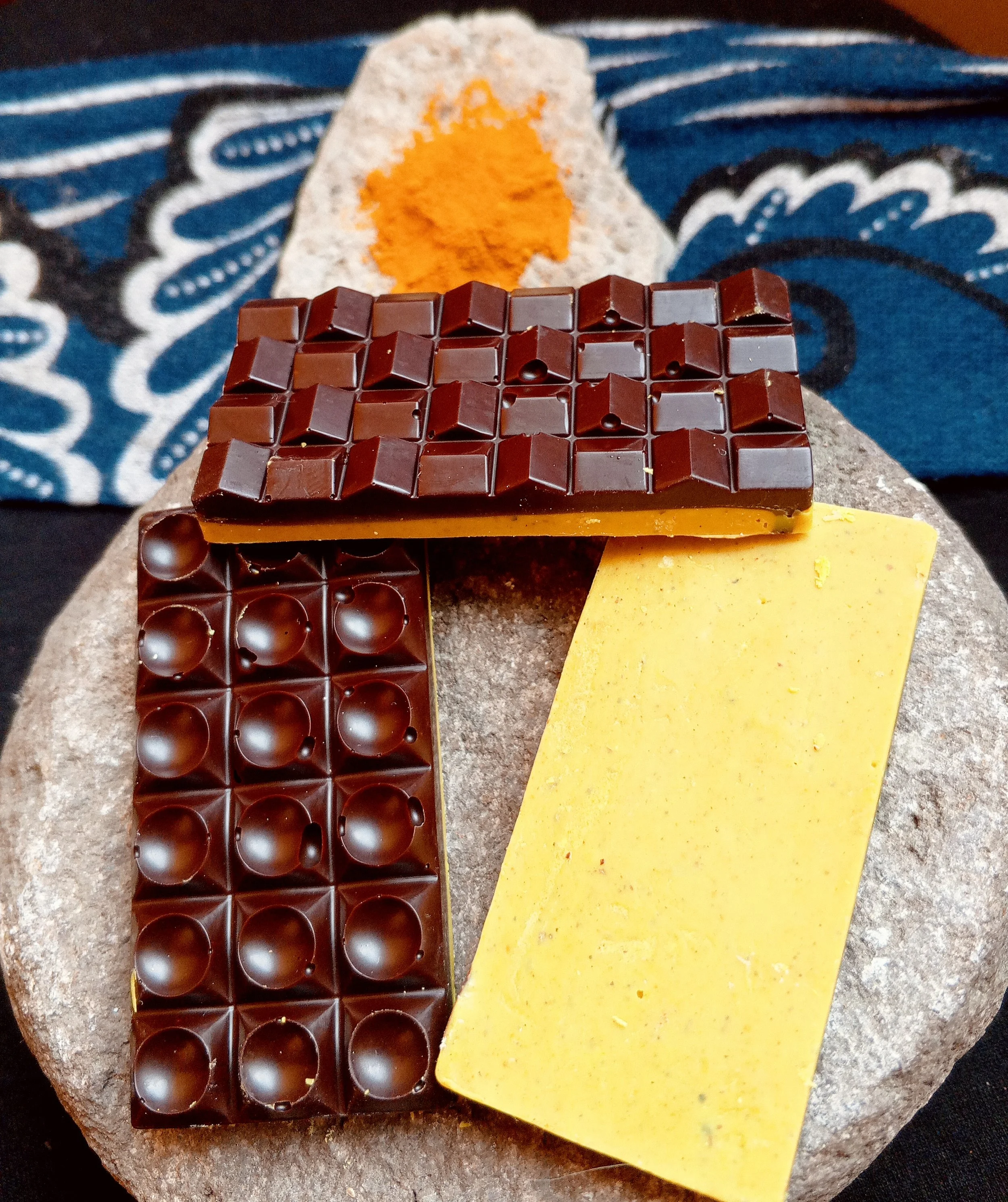 Mini Vegan Golden Milk and Dark Chocolate Bar 20g