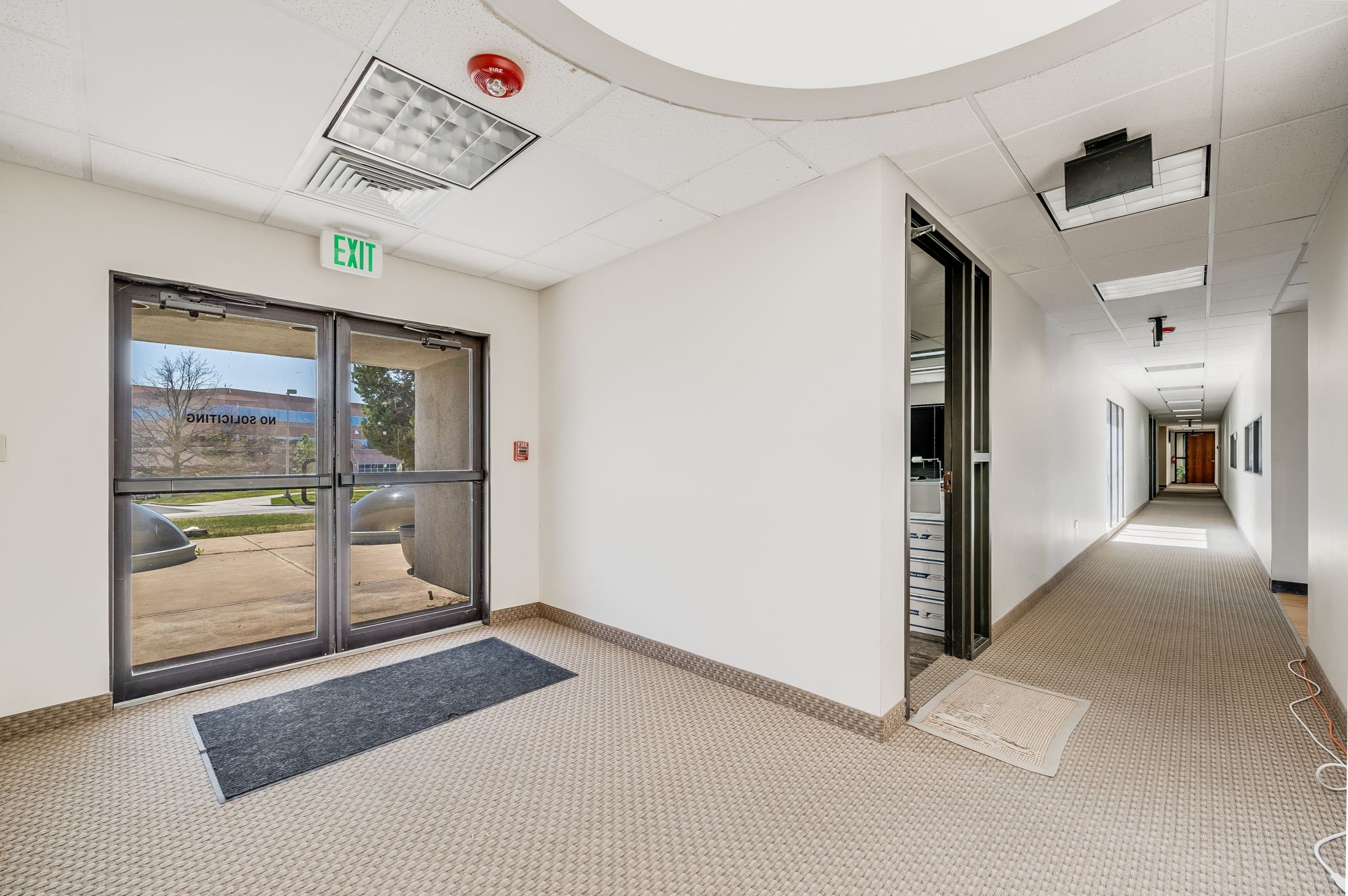 1-web-or-mls-21-inverness-way-e.jpg