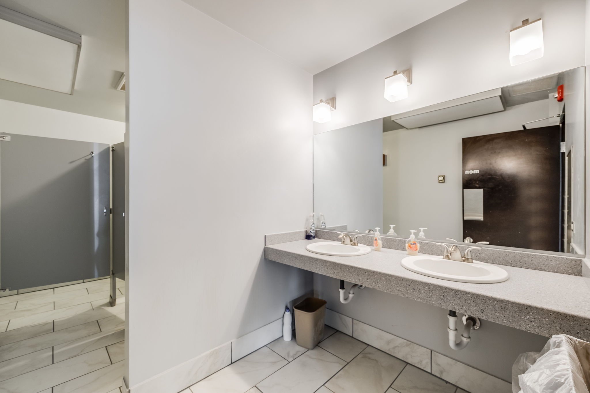 31-web-or-mls-21-inverness-way-e.jpg