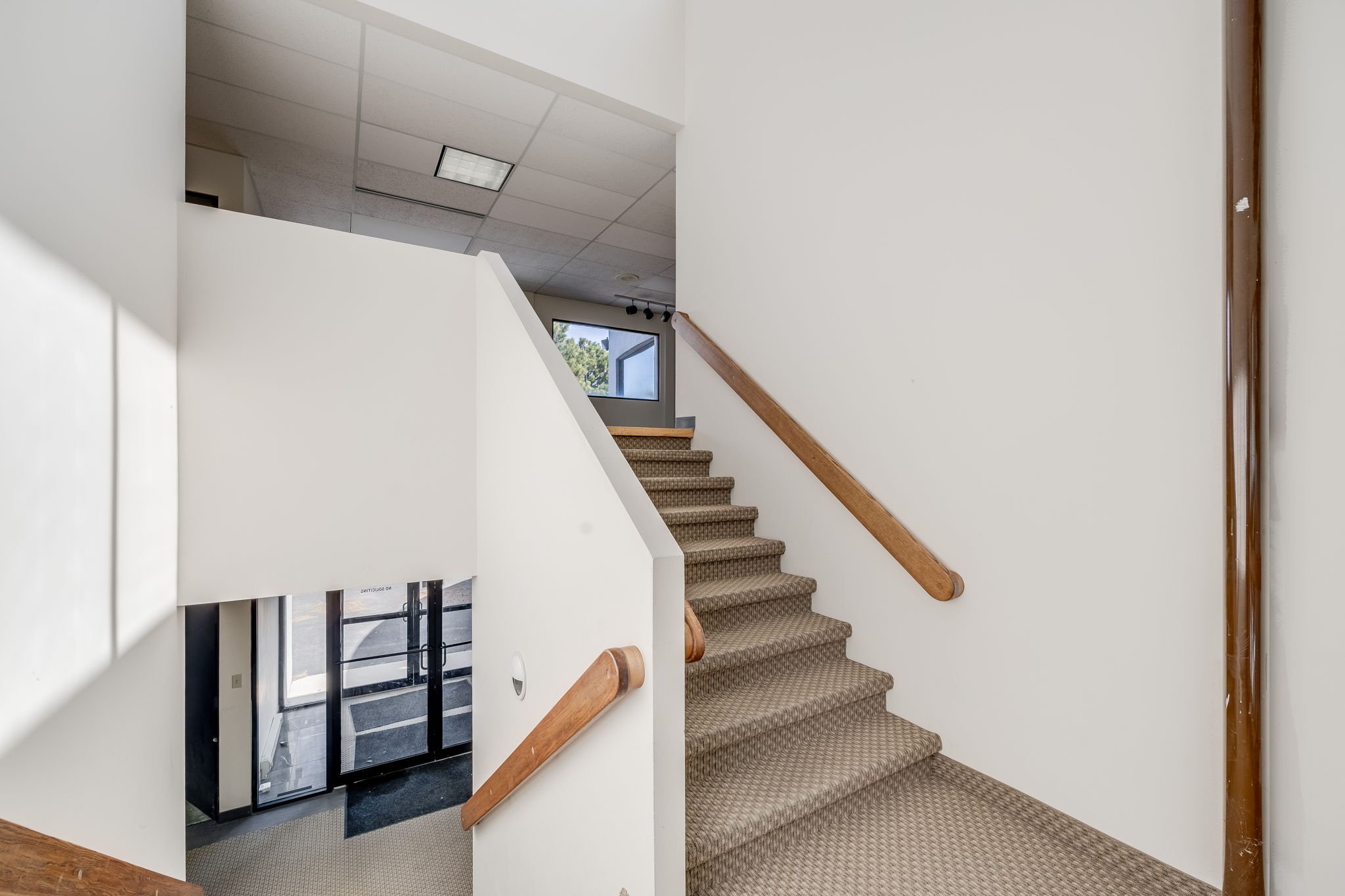 6-web-or-mls-21-inverness-way-e.jpg