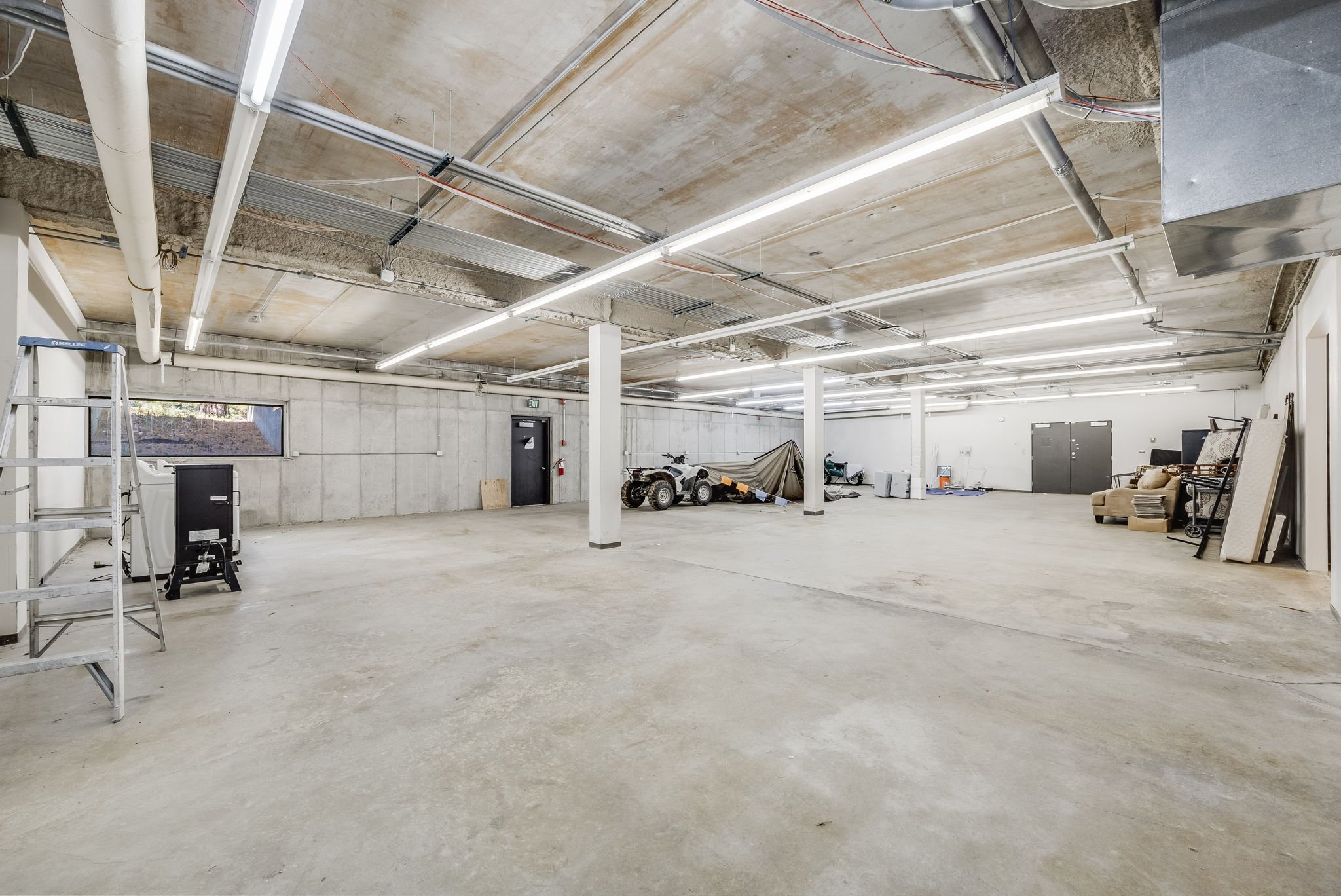 37-web-or-mls-21-inverness-way-e.jpg