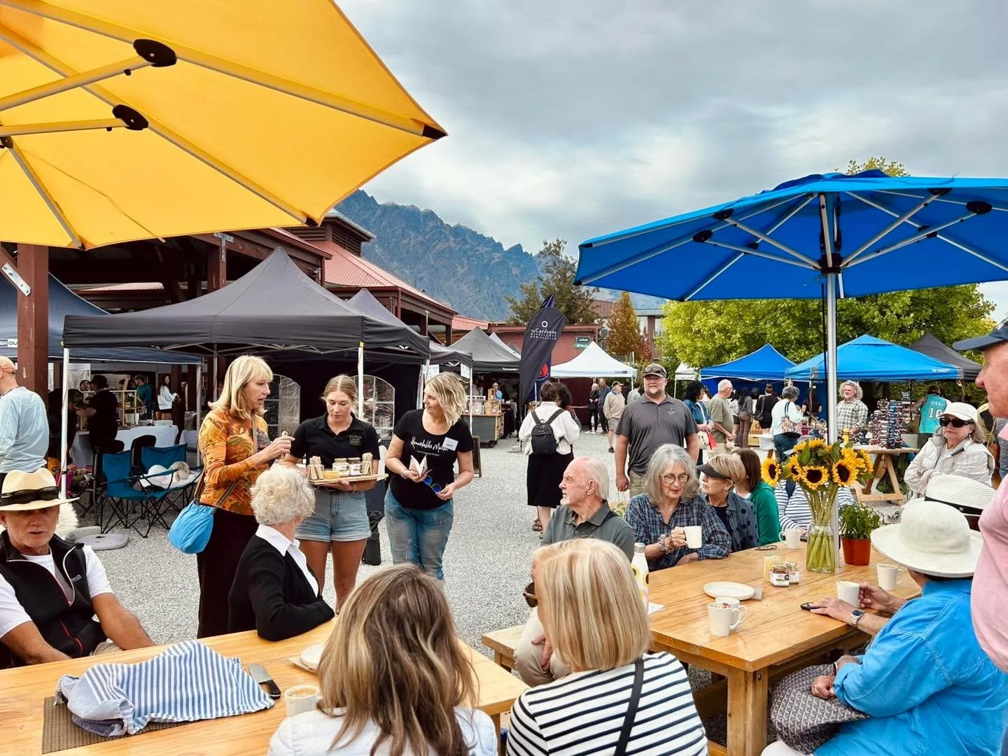 Back today at the Remarkables Market! 🏔️ 

Thankful for the opportunity to present to a group touring Queenstown with Maeve O&rsquo;Meara&rsquo;s Gourmet Food Safaris! 

Love your work Remarkables Market and thanks to Sherryn (the market manager) fo