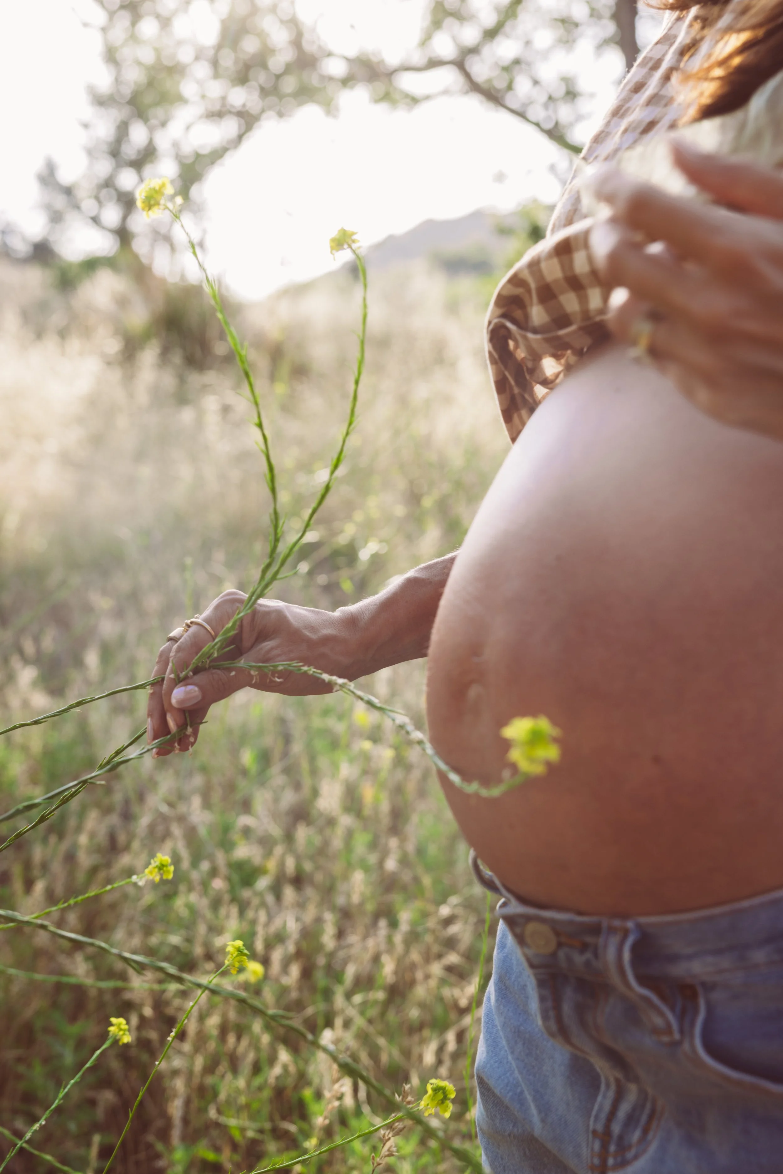 Best motherhood and maternity photographer in Los Angeles 