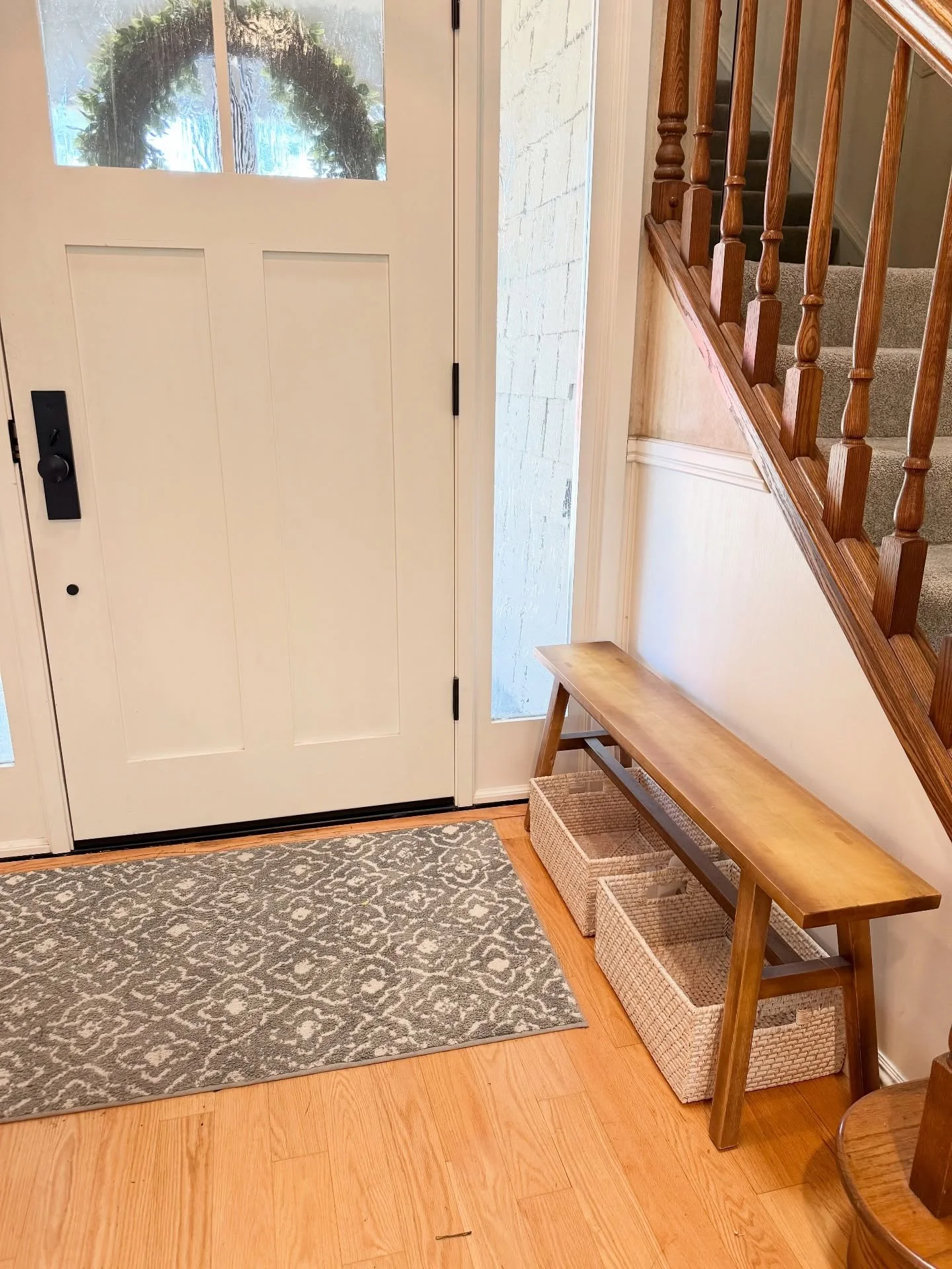 ✨If there’s one organizing project you tackle this weekend, make it your front entryway drop zone. This space sets the tone for your whole home—it’s where everything lands first: mail, keys, backpacks, Amazon packages, Target return