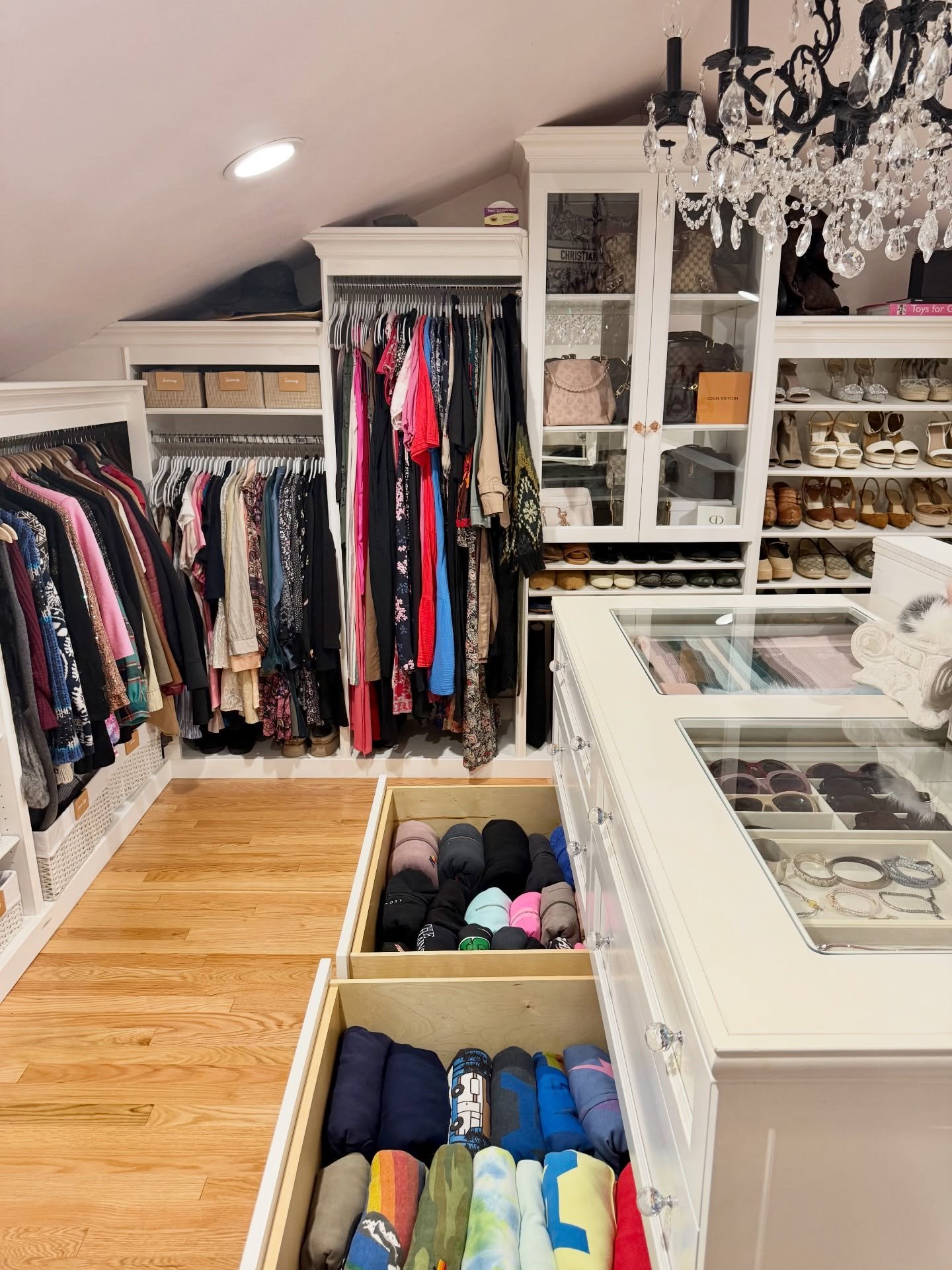This closet will forever be one of my favorites 🤍

Not just because of how beautiful it turned out&mdash;but because of how intentionally it was designed for real life.

This space had reached a point where it felt overwhelming and hard to maintain.