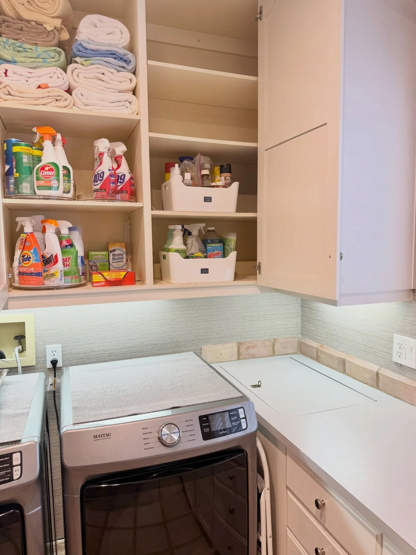 Before and after, but make it feel like a deep breath. 🤍

This laundry room was the last stop in a multi-space project for one of our Lodi clients, and honestly it might be my favorite reveal of the whole thing.

If you&rsquo;re tired of the piles, 