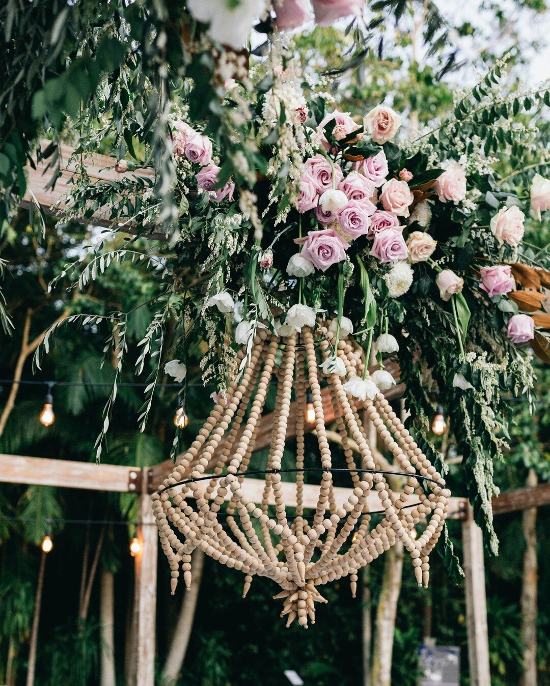 The gorgeous Natural Beaded Chandelier ✨To book this piece for your next event, enquire via our website today www.eventbyronbay.com.au