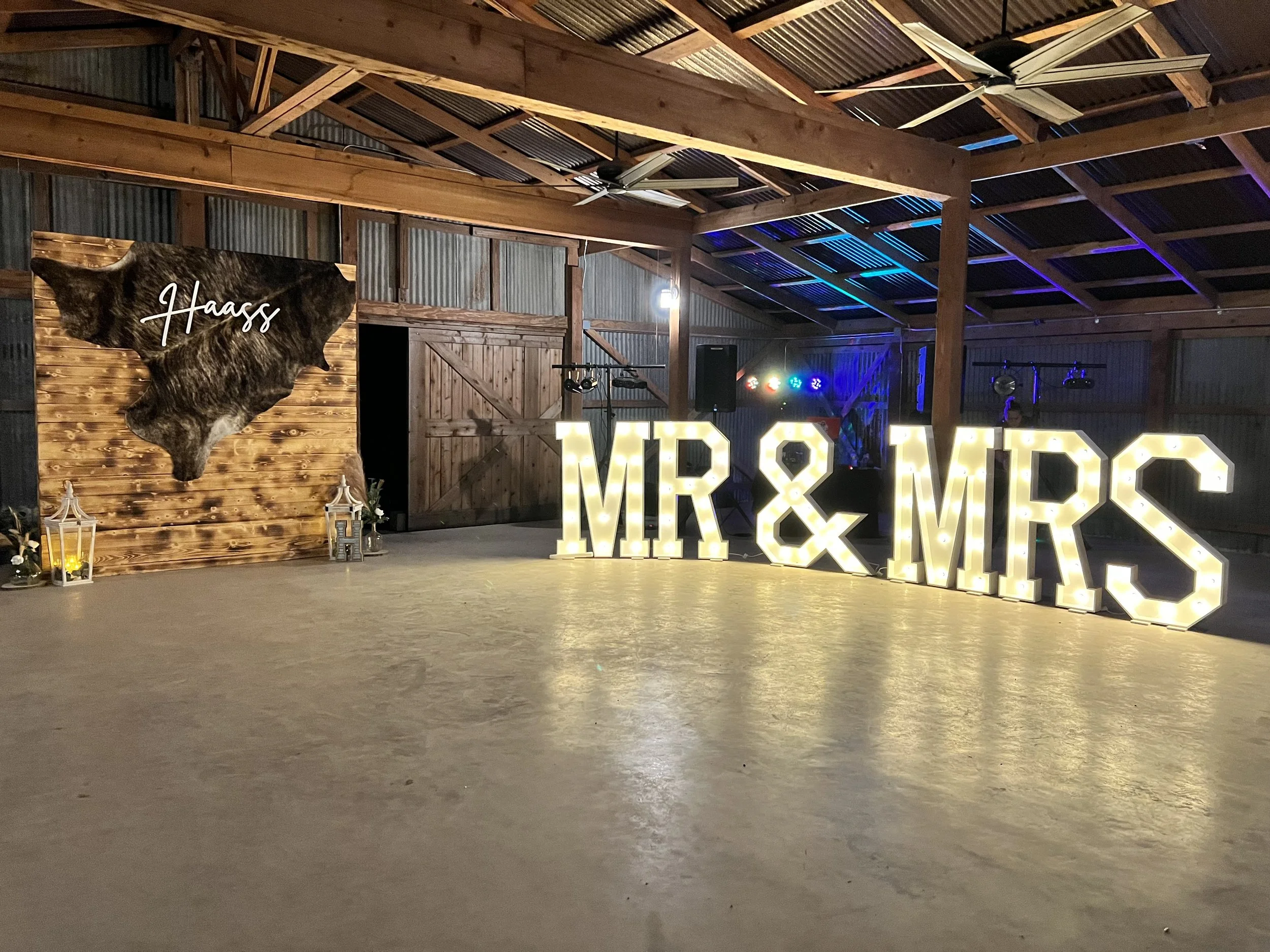 Wooden Backdrop 2.jpg