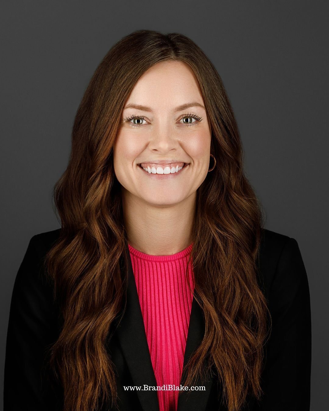 A headshot should look like you. Not stiff. Not overly posed. Just confident, approachable, and professional.  That is always my goal in the studio - to help you relax, feel comfortable, and show up as your best self. We chat, we laugh, and before yo