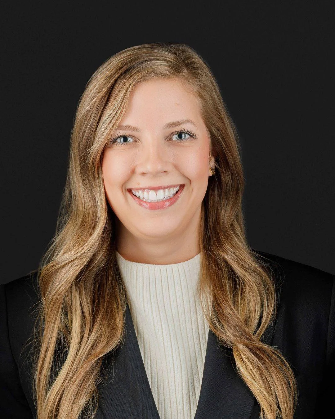 There's one place most people forget to update their headshot and it's usually the one getting the most views.

Your Linkedin might be current.

But your email signature? Your company website? That old bio section?

They're still introducing you with