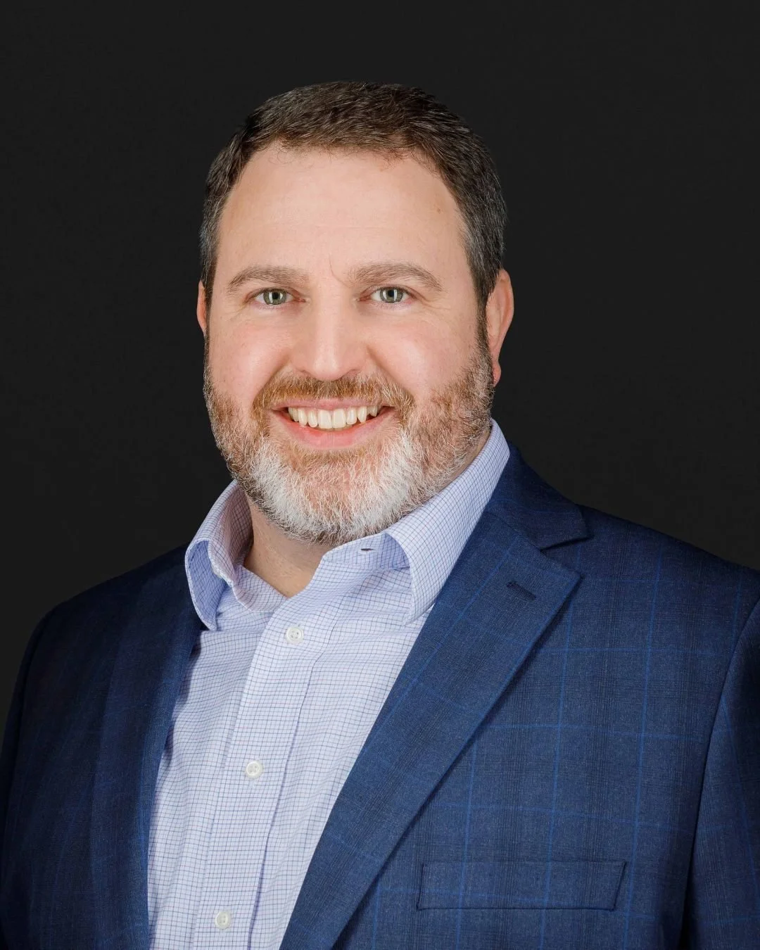 One of the most overlooked details in a company&rsquo;s brand is this&mdash;
are your people showing up consistently?

Not just in what they do&hellip;
but in how they&rsquo;re seen.

When headshots are cohesive across a team, it creates something bi