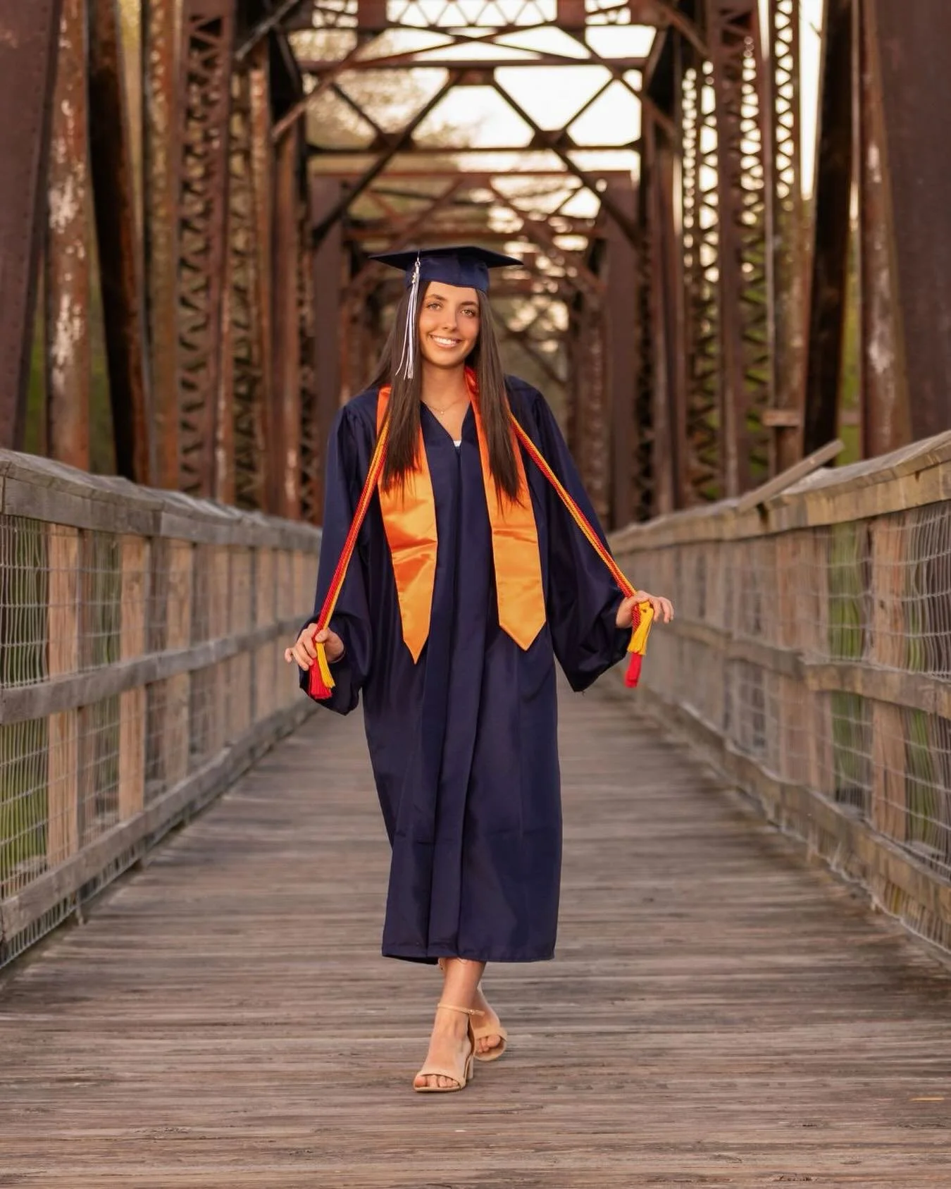 This moment&hellip;it&rsquo;s bigger than it feels right now.
The last walk as a senior.
The beginning of everything that comes next.
Don&rsquo;t let it pass without remembering it.
Class of 2026&hellip;.only a few spots remain. Message me today!
#se