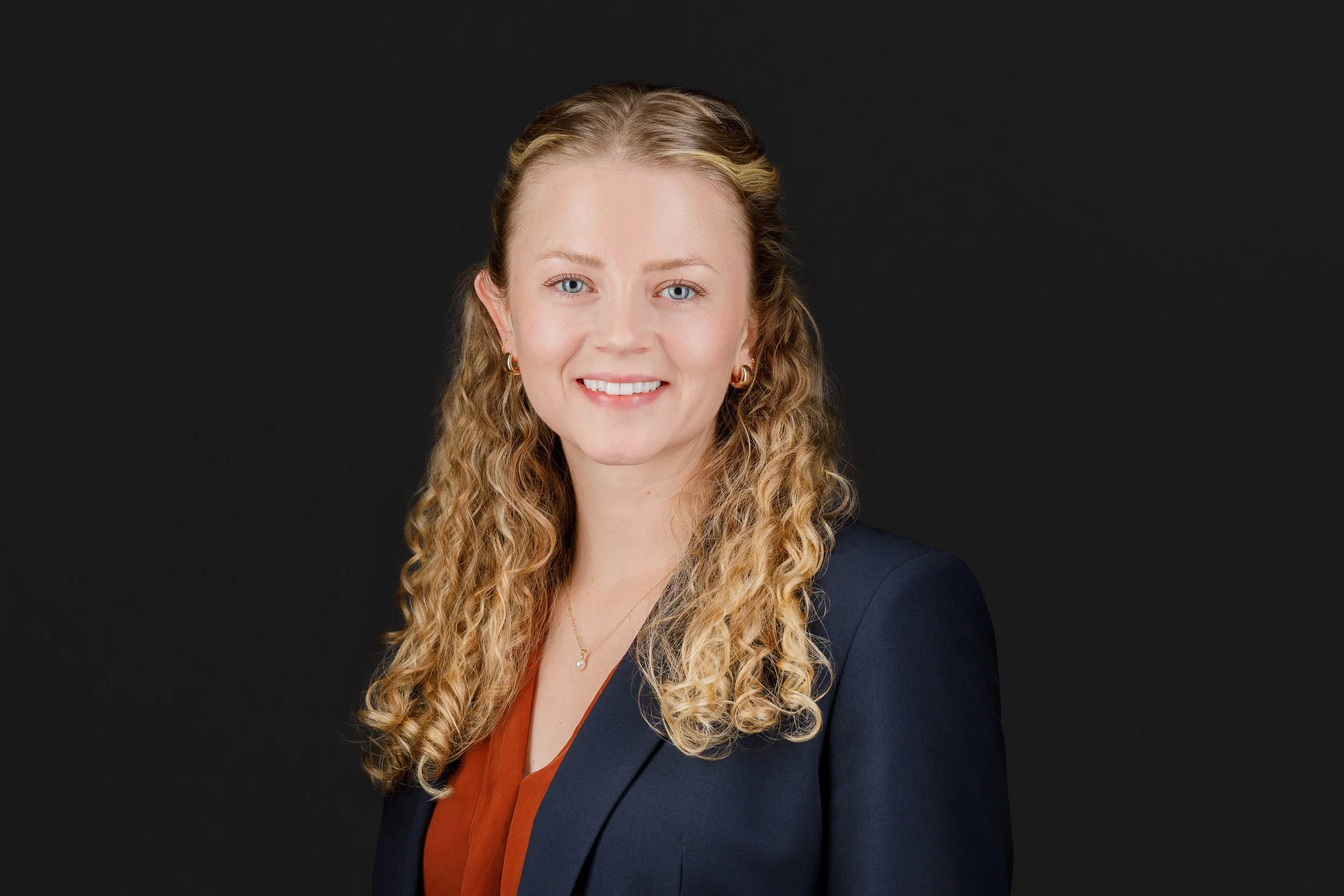 Headshots vs. Personal Branding Photos: What's the Difference?