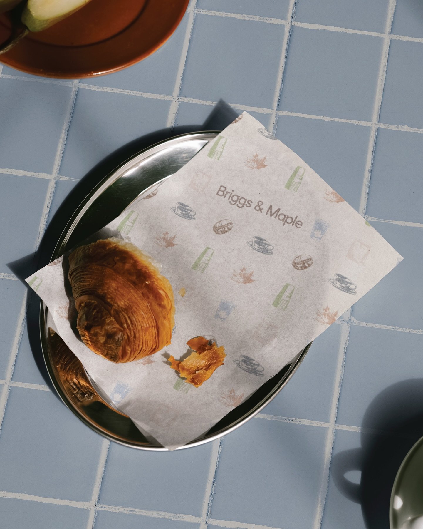 New work for Briggs &amp; Maple ☕️ 

+ concept design
+ brand messaging
+ brand identity

Our studio had the pleasure of developing branding that elevates the traditional coffee drive-thru standard, with a modern twist. Grounded in warm, earthy tones