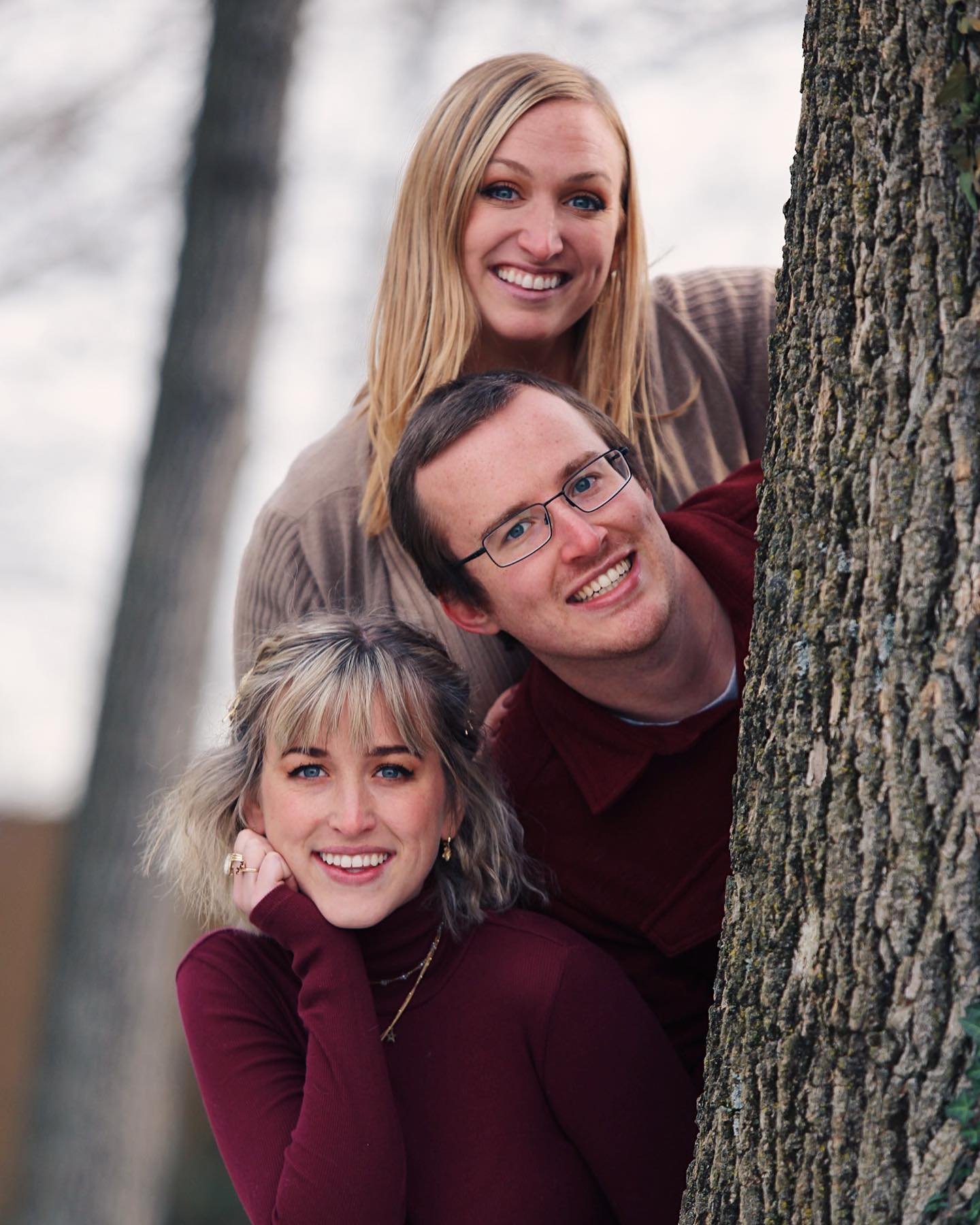 Winter Wonderland❄️
.
.
.
.
.
.
.
.
{image description: family photos of 3 siblings and their pet pug named Baby posing outdoors near a small forest on a snowy winter day}
.
.
.
.
.
.
.
.
#FamilyPhotos #Christmas #HolidayPhotoshoot #Photoshoot #Style