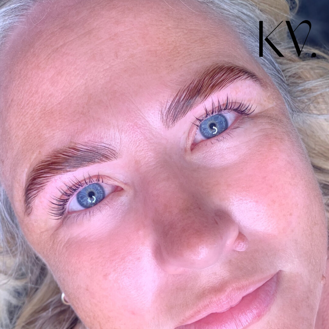 Brow Lamination + Lash Lift​​​​​​​​​
Looking 'done' without doing anything!

What is a Brow Lamination?
A perm for your brows. Lifting and setting them into place. 

Who is it for? 
Great for thin brows, cowlicks and straight brows. Anyone who likes 