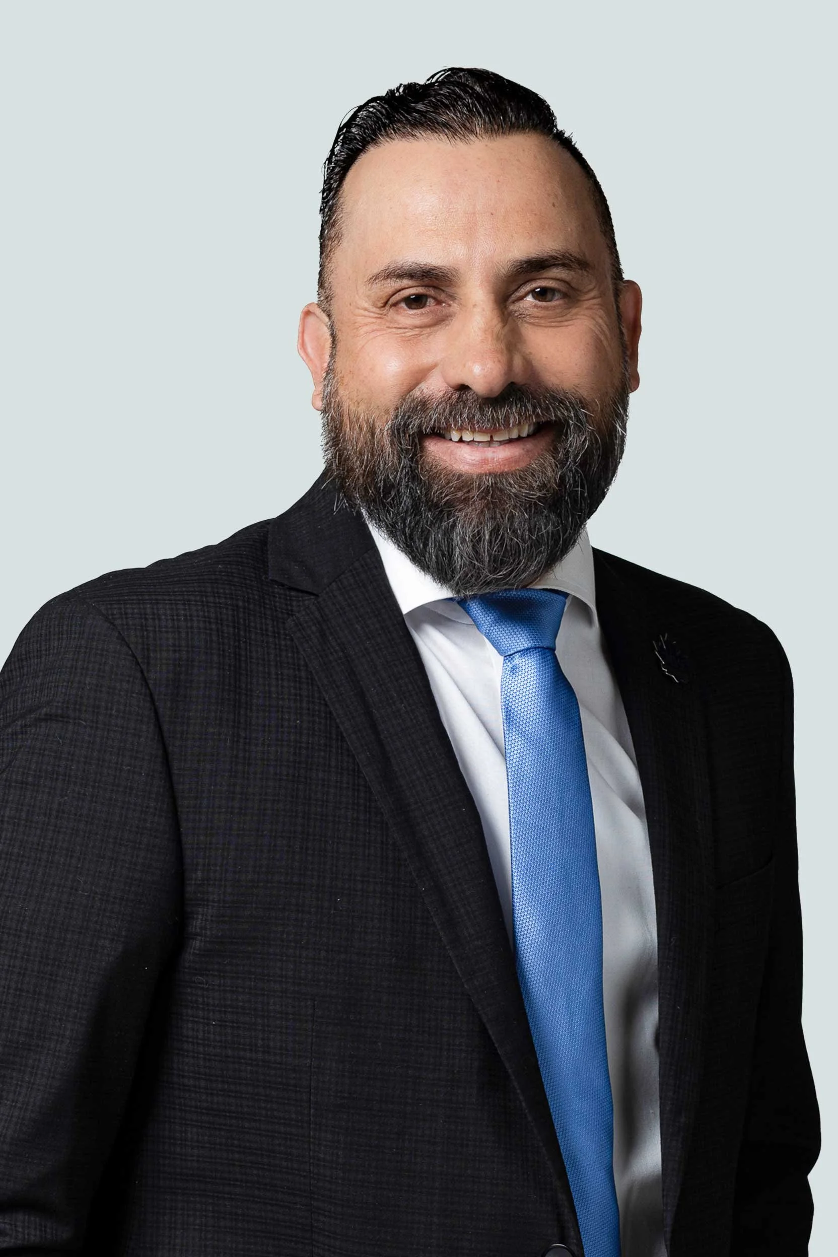 Eduardo-1-Headshot.jpg
