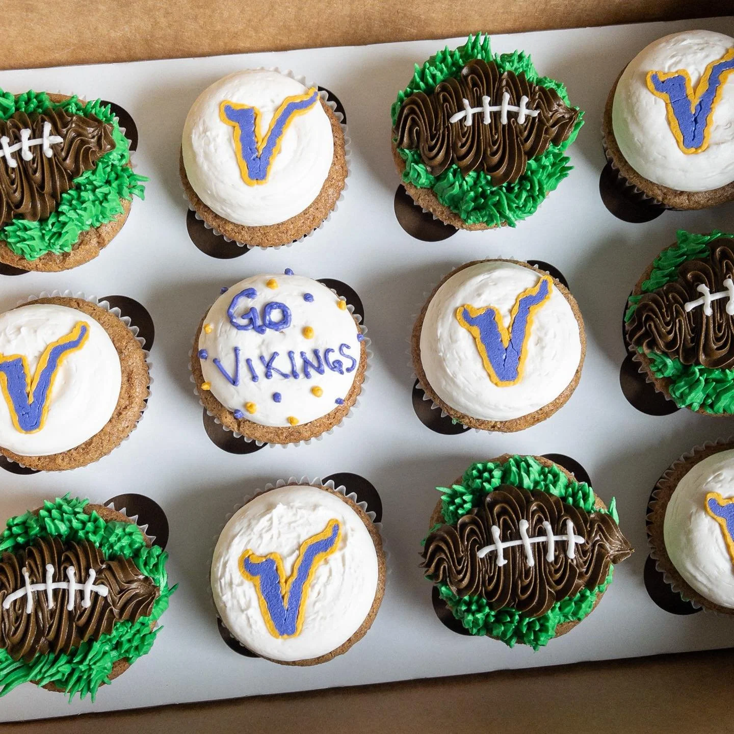 I vow only to share Vikings decorated treats on this page only when they do something good and I will give them kudos that they turned it around in the 4th quarter. Of course now I feel a little bad posting this on my husband’s birthday, who ha