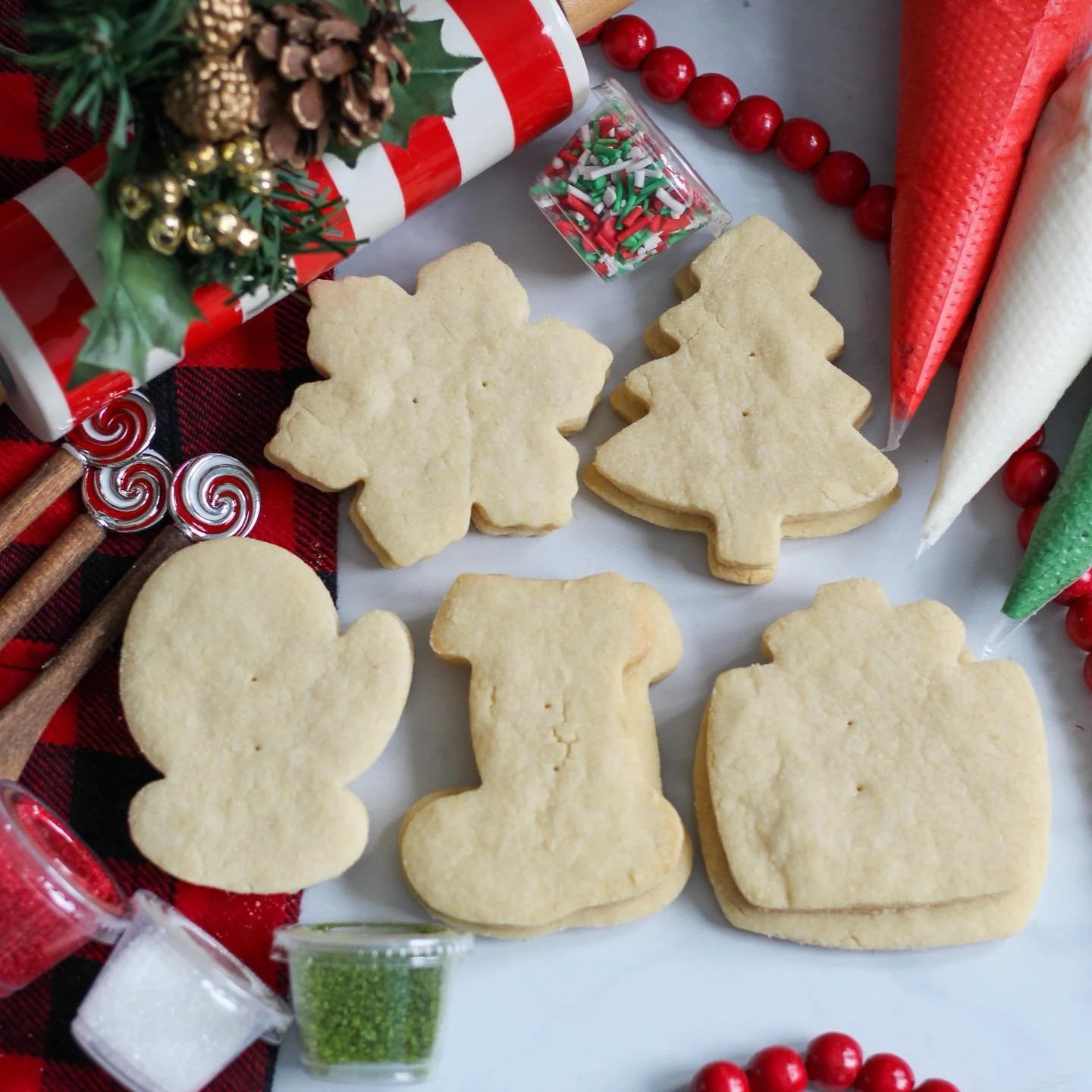 For Christmas, I break up my baking and offer drop cookies only at the beginning of the month, with other holiday treat items later in the month. Drop cookies freeze great, allowing you to stock up and enjoy throughout the month. 

Menu is now open f