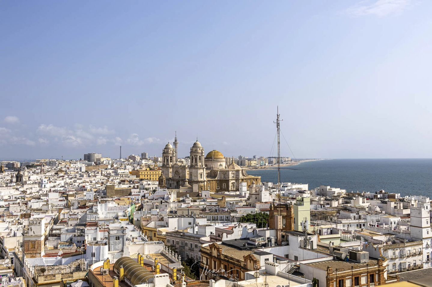 .
This view of the city is from the Tavira tower, a watchtower from the eighteenth century located in downtown. 

C&aacute;diz is one of the oldest cities in Europe and the oldest in Spain.

&nbsp;

#cadiz #spain #espana #spaintourism #spaintravel #s