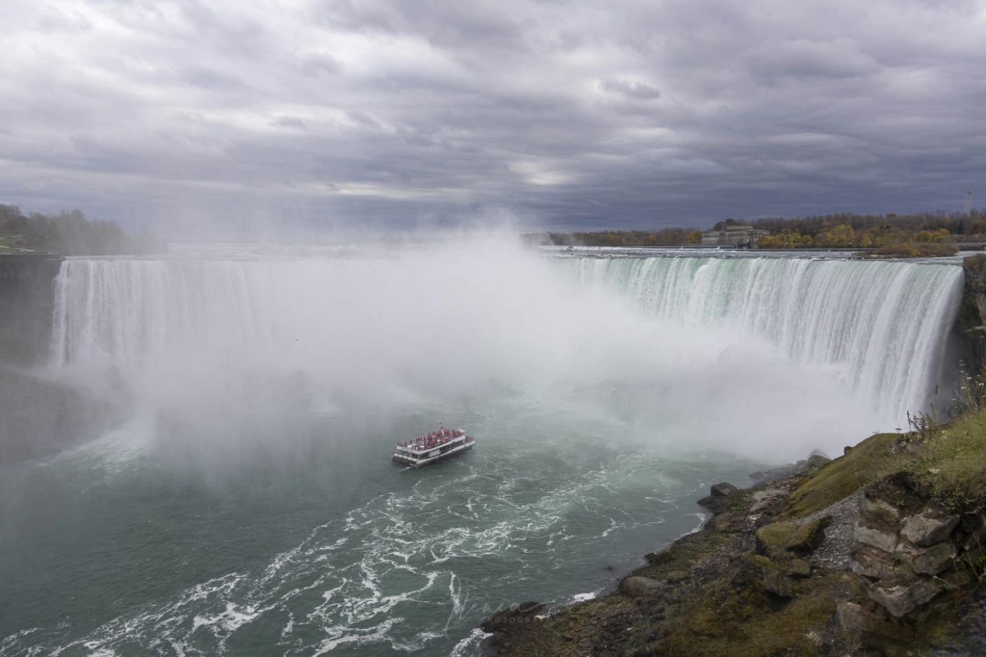 .
A wonderful weekend of adventure with family. My first time seeing the #NiagaraFalls We watched the falls from the #Canadian side but crossed to the #USA for a very brief moment on the boat and while being soaked wet by the water and mist coming fr