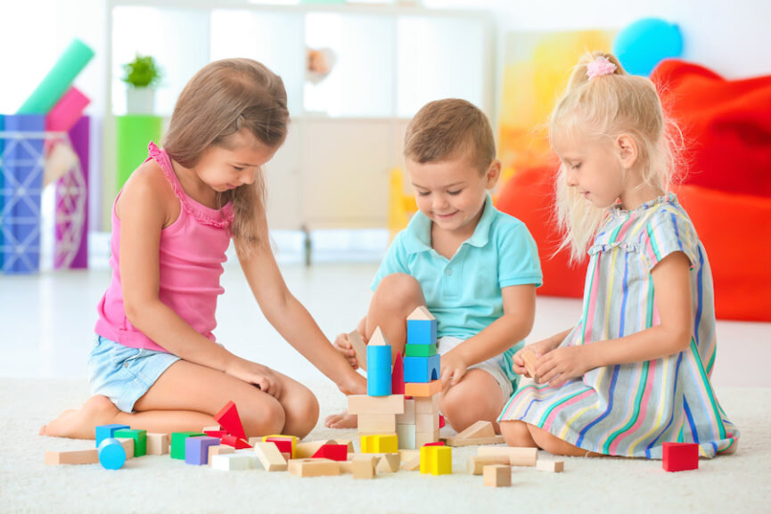 encouraging-young-children-to-cooperate-with-others-865x577.jpeg