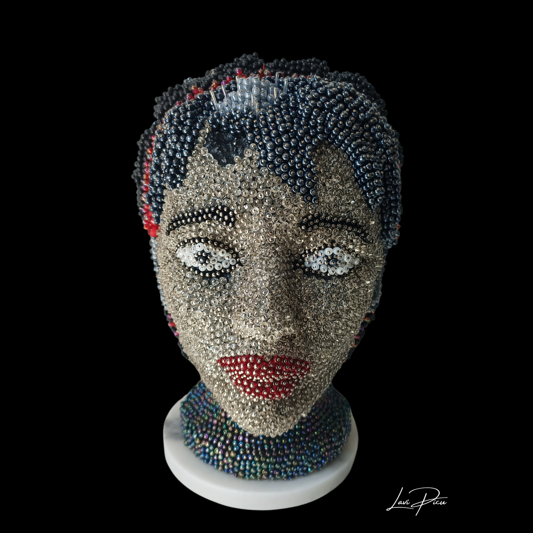 Paraesthesia_sculpture_front view_ Lavi Picu.png