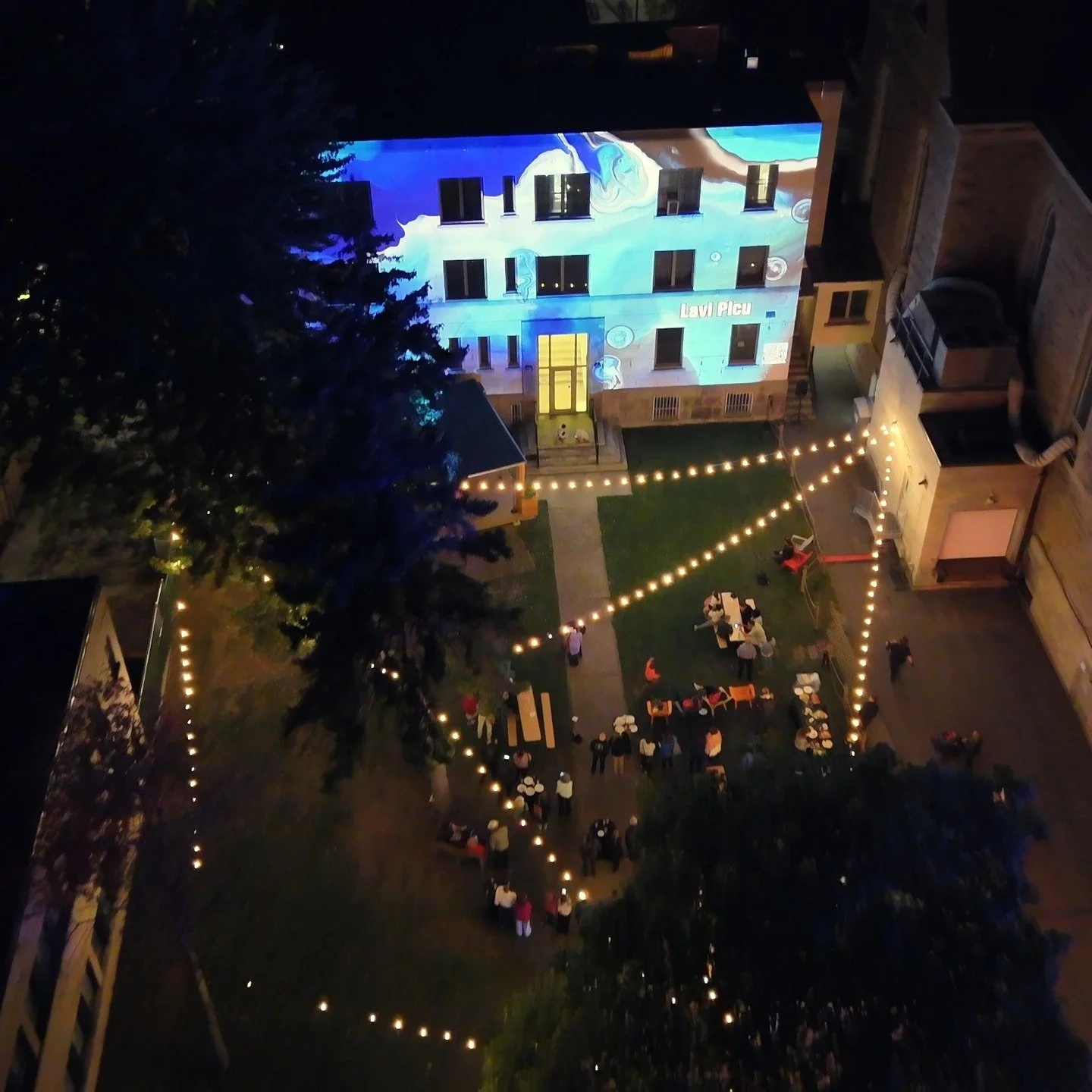 ✨ I’m excited to share a teaser for the PACT projection project, (video courtesy of PACT), where I had the opportunity to participate alongside many talented local artists, a project realized by Concertation Ville Émard / Côte St P