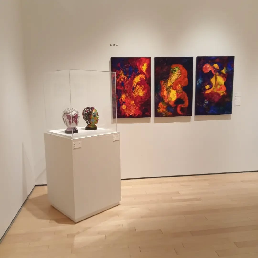 Some of my  paintings and  sculptures are currently exhibited at Quai 5160 -Maison de la culture de Verdun, as part of the collective exhibition Verdun &agrave; l'avant-sc&egrave;ne which reached its 5th edition.

Pass by if you are in the area to se