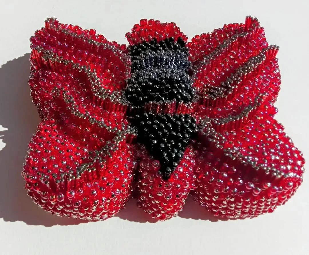 "Morsure de velour"
Mixed media sculpture 

Curious to hear what feeling does this hybrid sculpture inspire you  when you look at it? Does it scare, repel or makes you want to touch, or both? Drop me a line below with your answer!

#beadwor