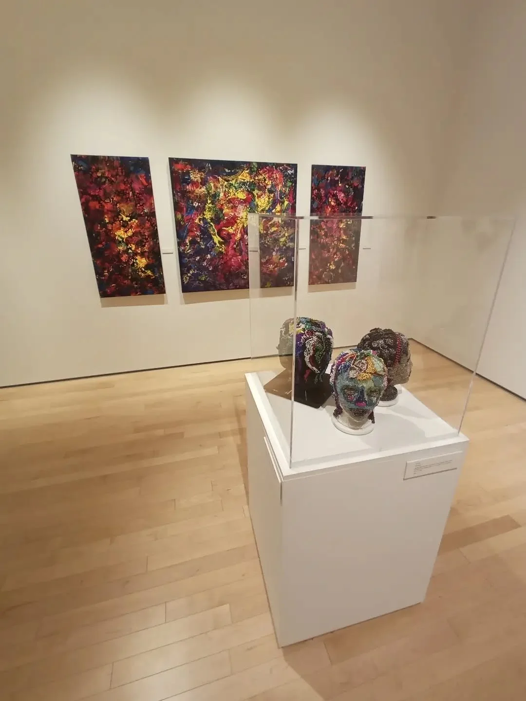 Throwback Friday 
My paintings and sculptures exhibited at Quai 5160, Maison de la culture Verdun

#tbf #contemporaryartist #montrealart #modernart #artforyourwalls