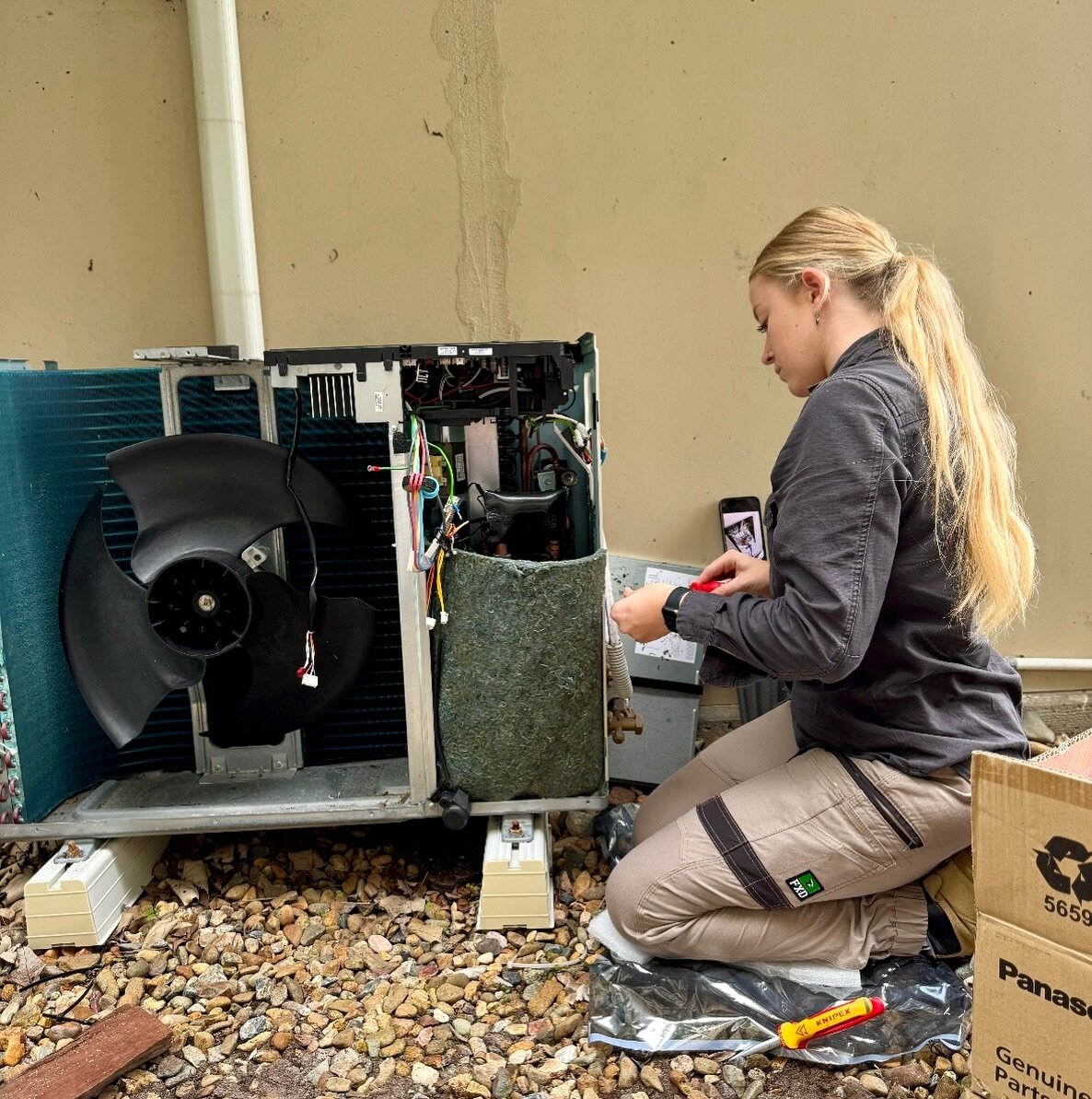 Over these past few weeks we have seen a HUGE number of air conditioning breakdowns coming through. Providing great opportunities for our apprentices to learn the ropes, guided by our amazing tradesmen! ⚙️🪛 

#breakdowns #repairs #faultfinding #trai