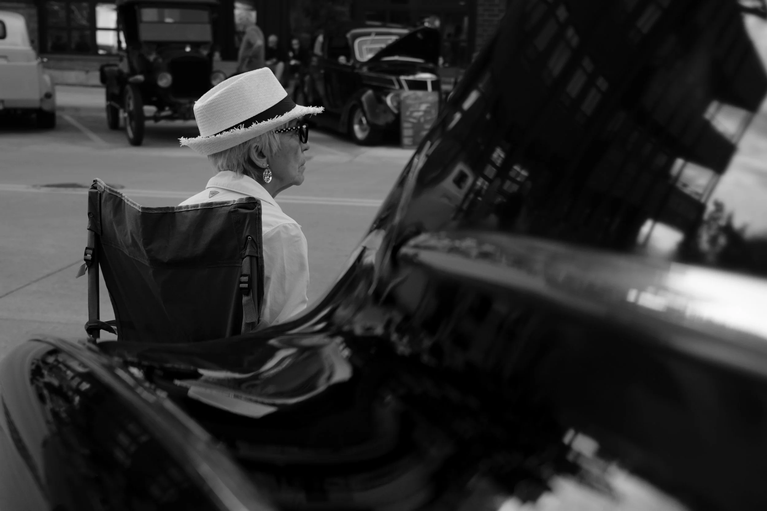 Car lady w white hat.jpg