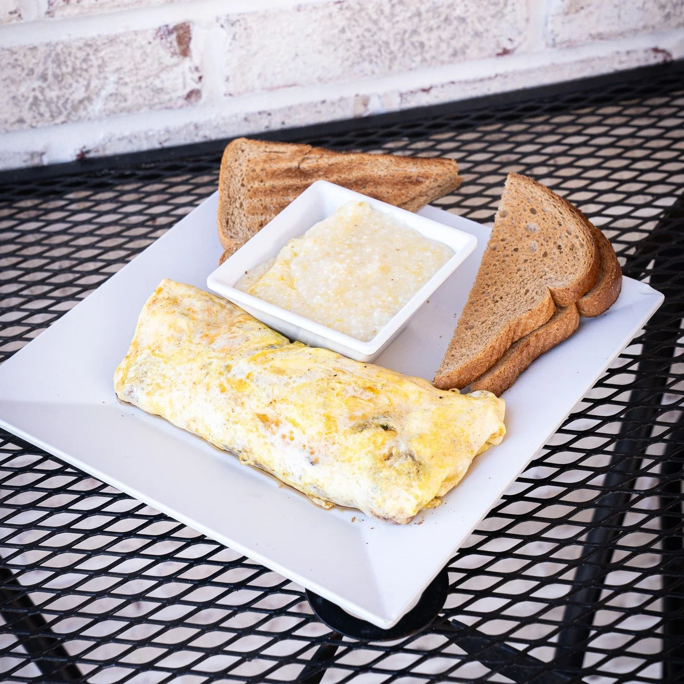 Monday mornings are a lot more bearable at Britt&rsquo;s ☕🍳
We've got a seat waiting for you!