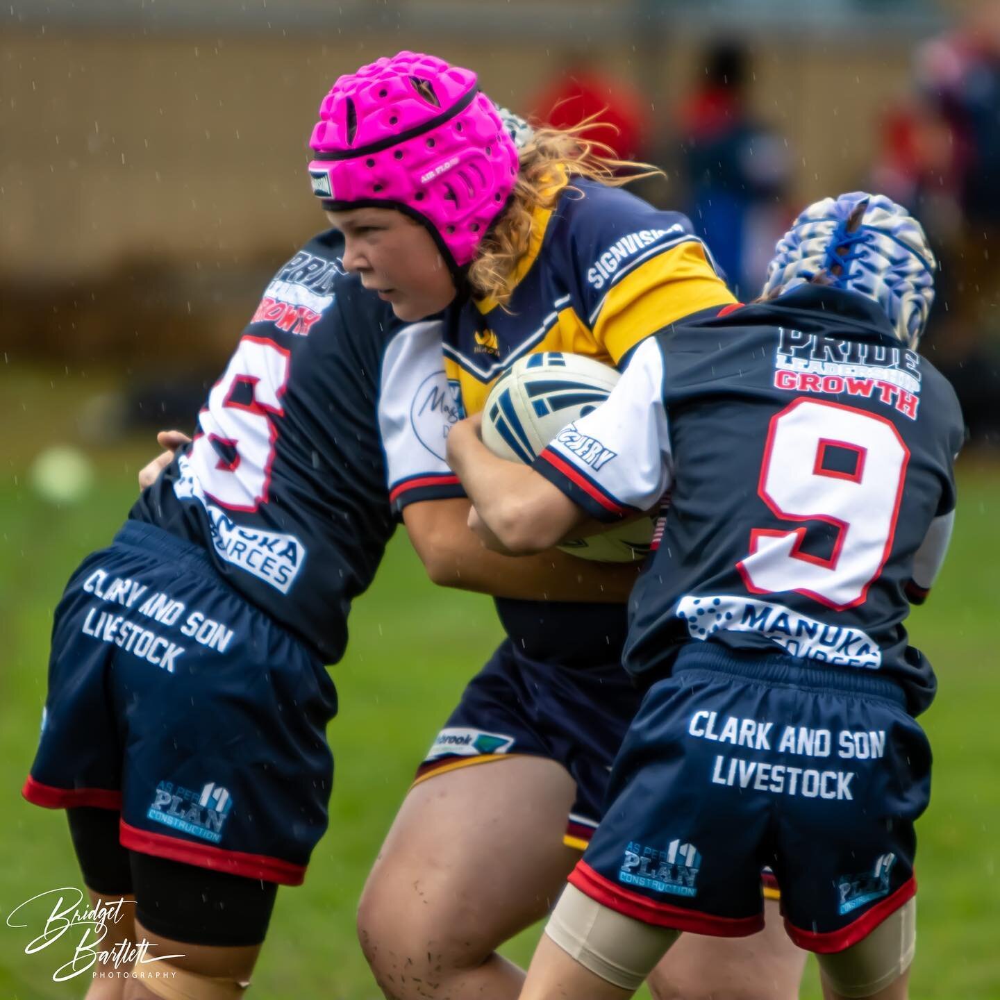 Rain or shine, the game goes on! 🌧️🏉 Check out these shots from last week's rugby league match between U13s St. Johns JRLFC Blue and Cobar Roosters. It was a tough battle, but both teams gave it their all! More photos are up on our Facebook page, g