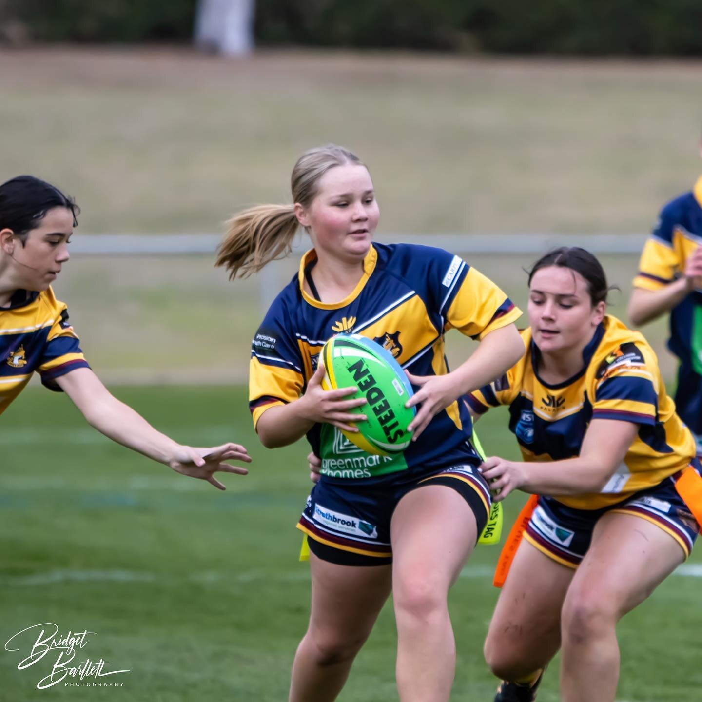 🏉🔵🟡 When rivalry meets camaraderie! Witnessed an electrifying game of League Tag between St. Johns Blue and Gold. It was a battle that left us on the edge of our seats, and the final score tells the story - a thrilling 16 all draw! 💥⚡️🤝 #LeagueT