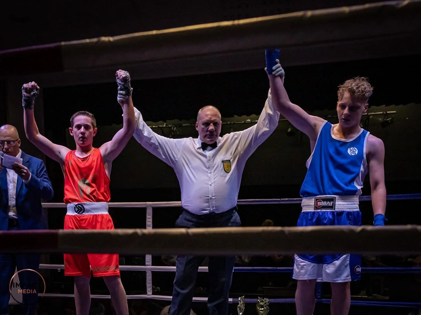 🥊💥📸 An entertaining exhibition bout at Bad Intentions 10 in Gunnedah, featuring Rory Hansen (fighting out of One2Boxing, Tamworth) and Josh Hourigan (Chalkys Boxing Gym, Moree). 👊 Both fighters put on a great display of skill and sportsmanship &m